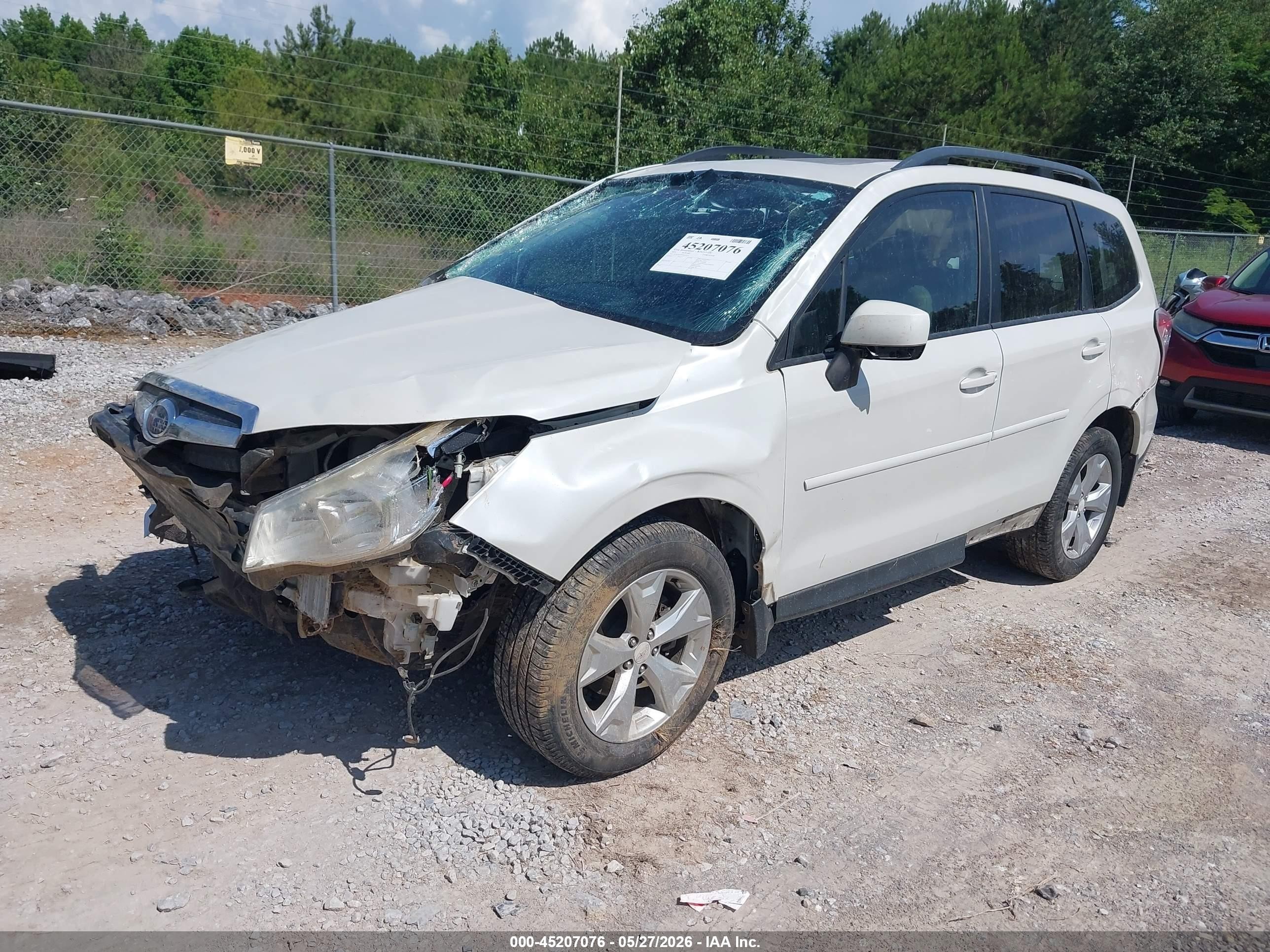 2014 Subaru Forester 2.5i Premium White vin: JF2SJAEC5EH416473