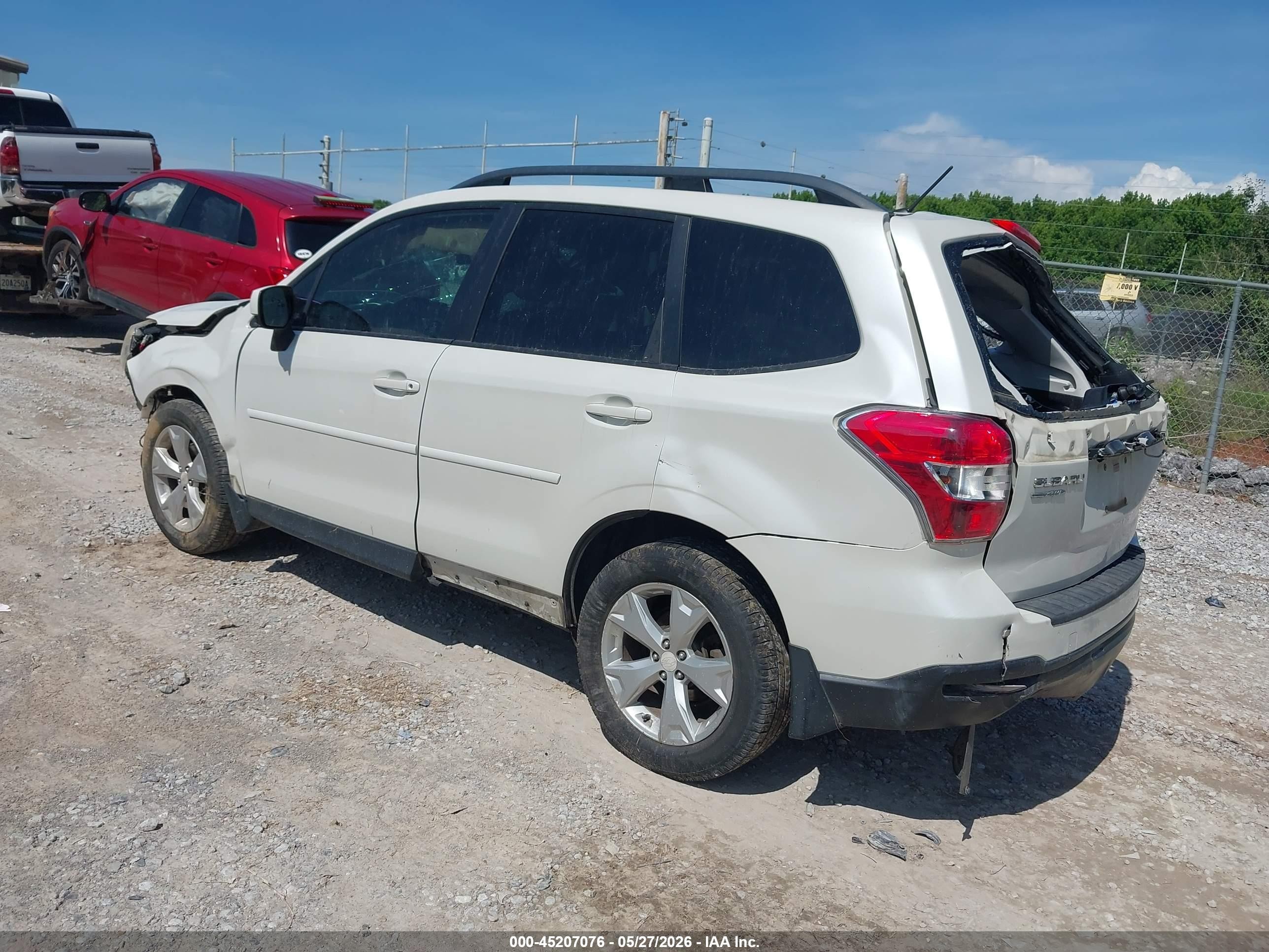 2014 Subaru Forester 2.5i Premium White vin: JF2SJAEC5EH416473