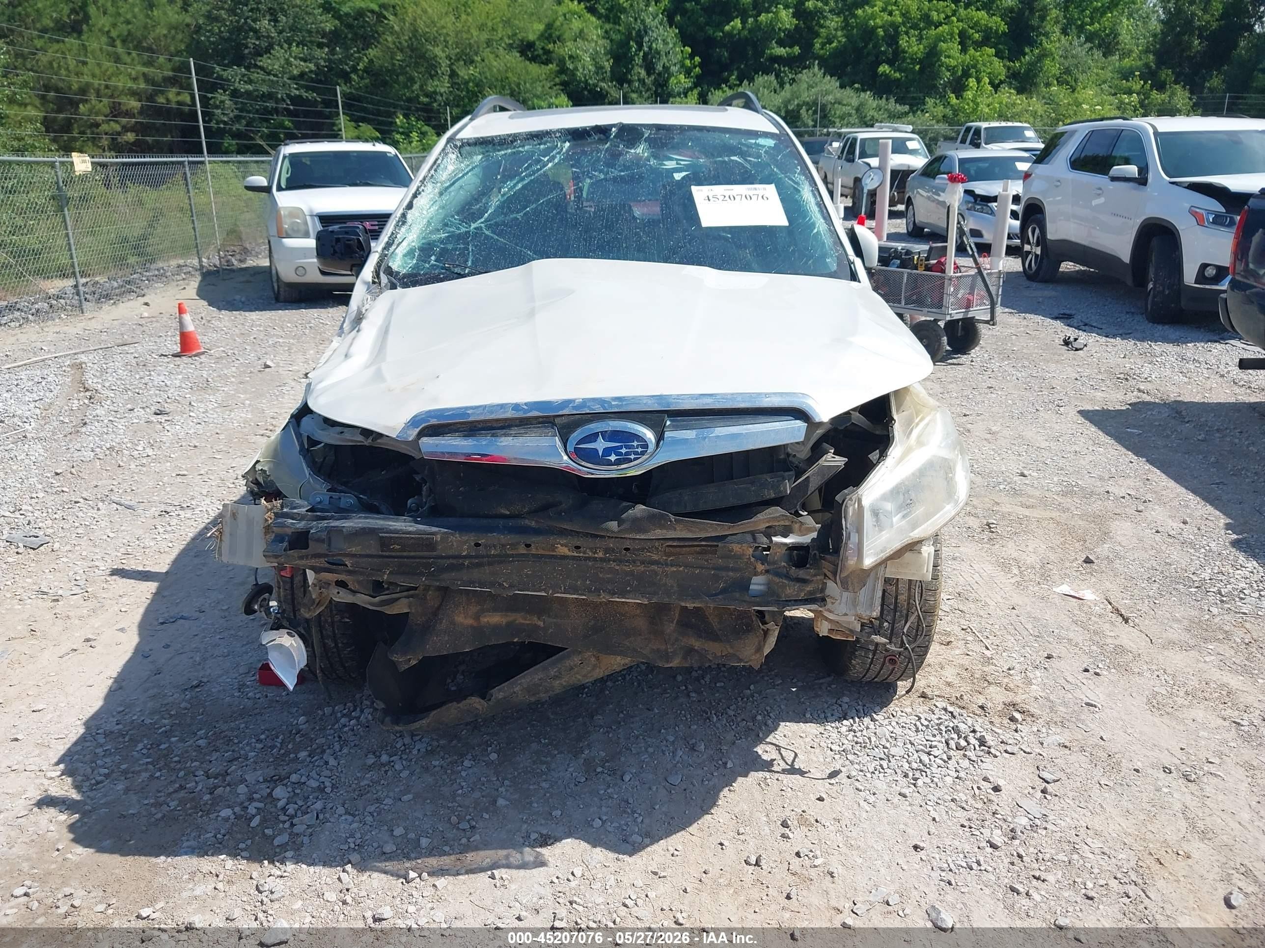 2014 Subaru Forester 2.5i Premium White vin: JF2SJAEC5EH416473