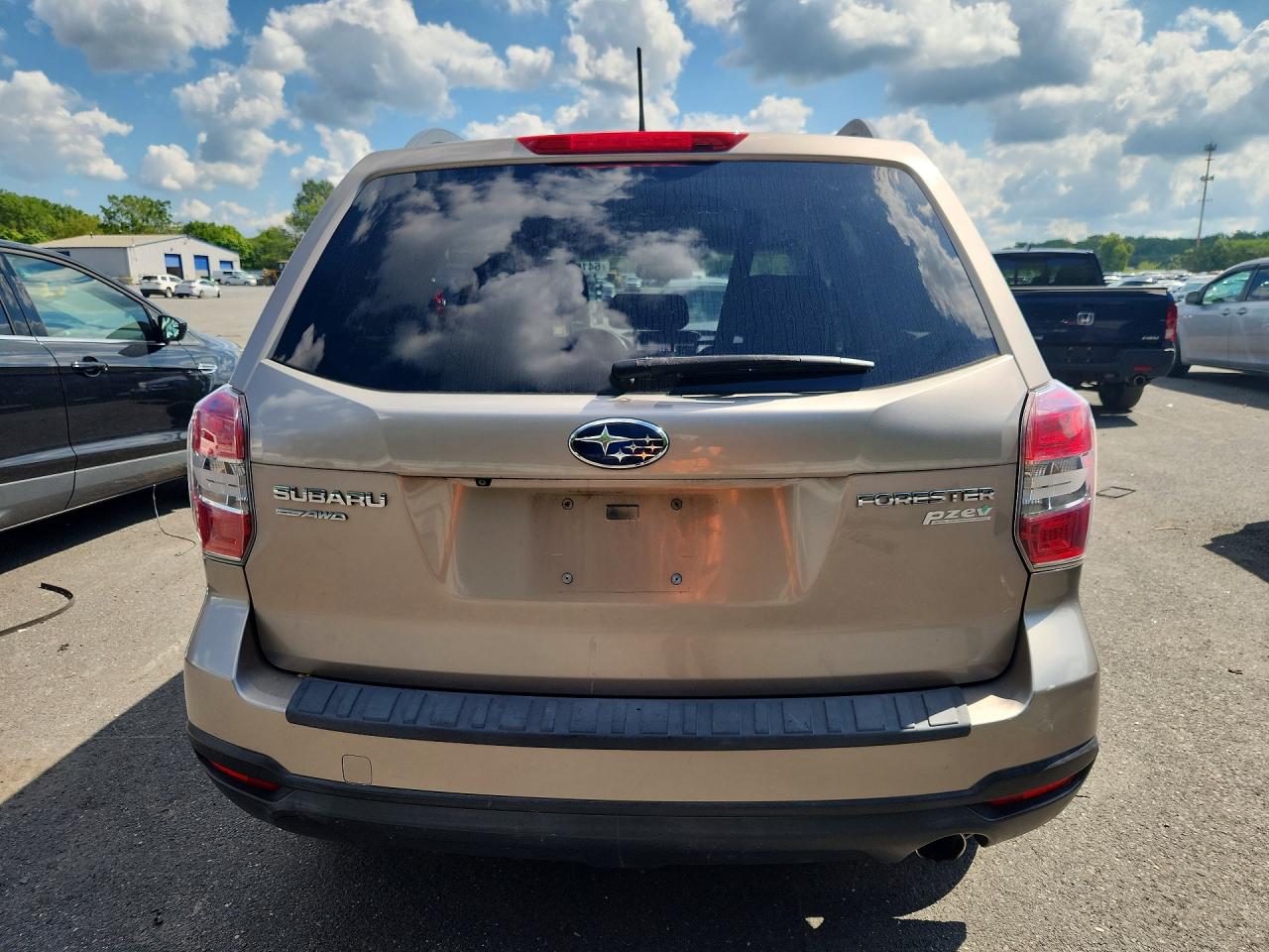 2014 Subaru Forester 2.5i Premium Gold vin: JF2SJAEC5EH419907