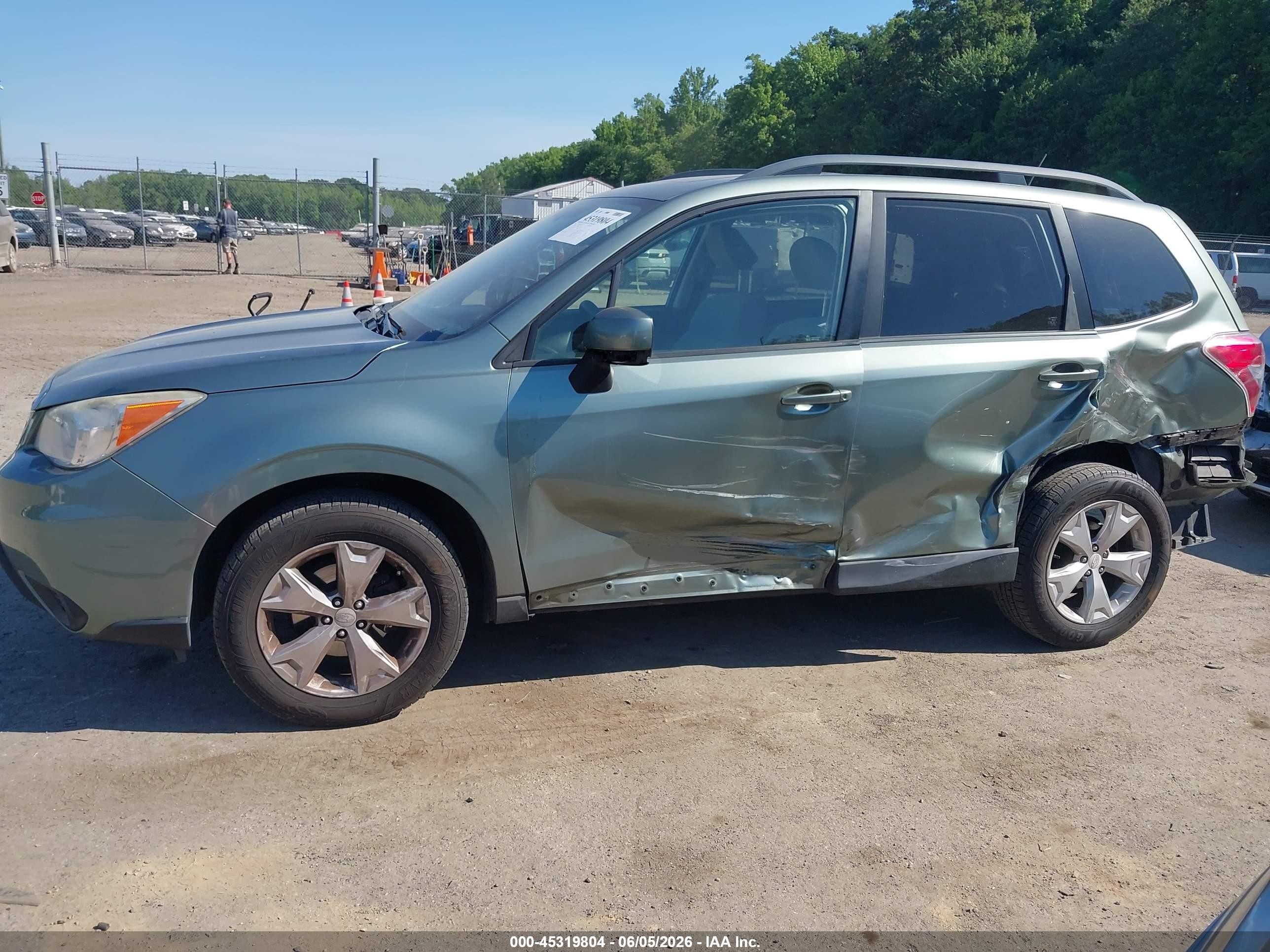 2014 Subaru Forester 2.5i Premium Green vin: JF2SJAEC5EH455984