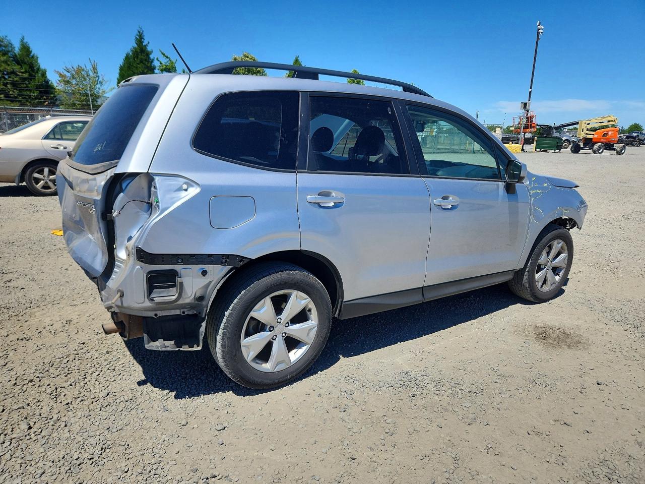 2014 Subaru Forester 2.5i Premium Silver vin: JF2SJAEC5EH472638