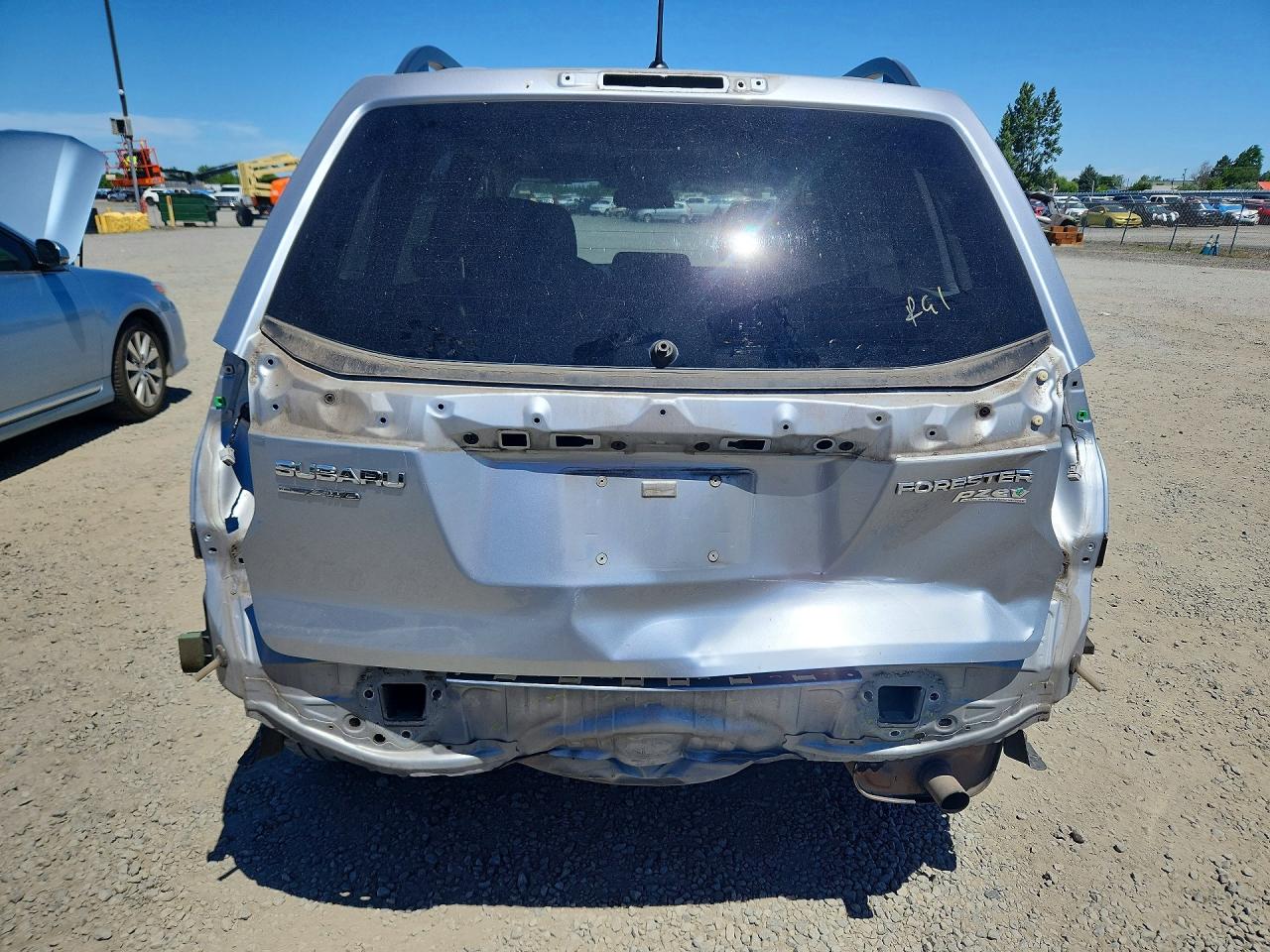 2014 Subaru Forester 2.5i Premium Silver vin: JF2SJAEC5EH472638