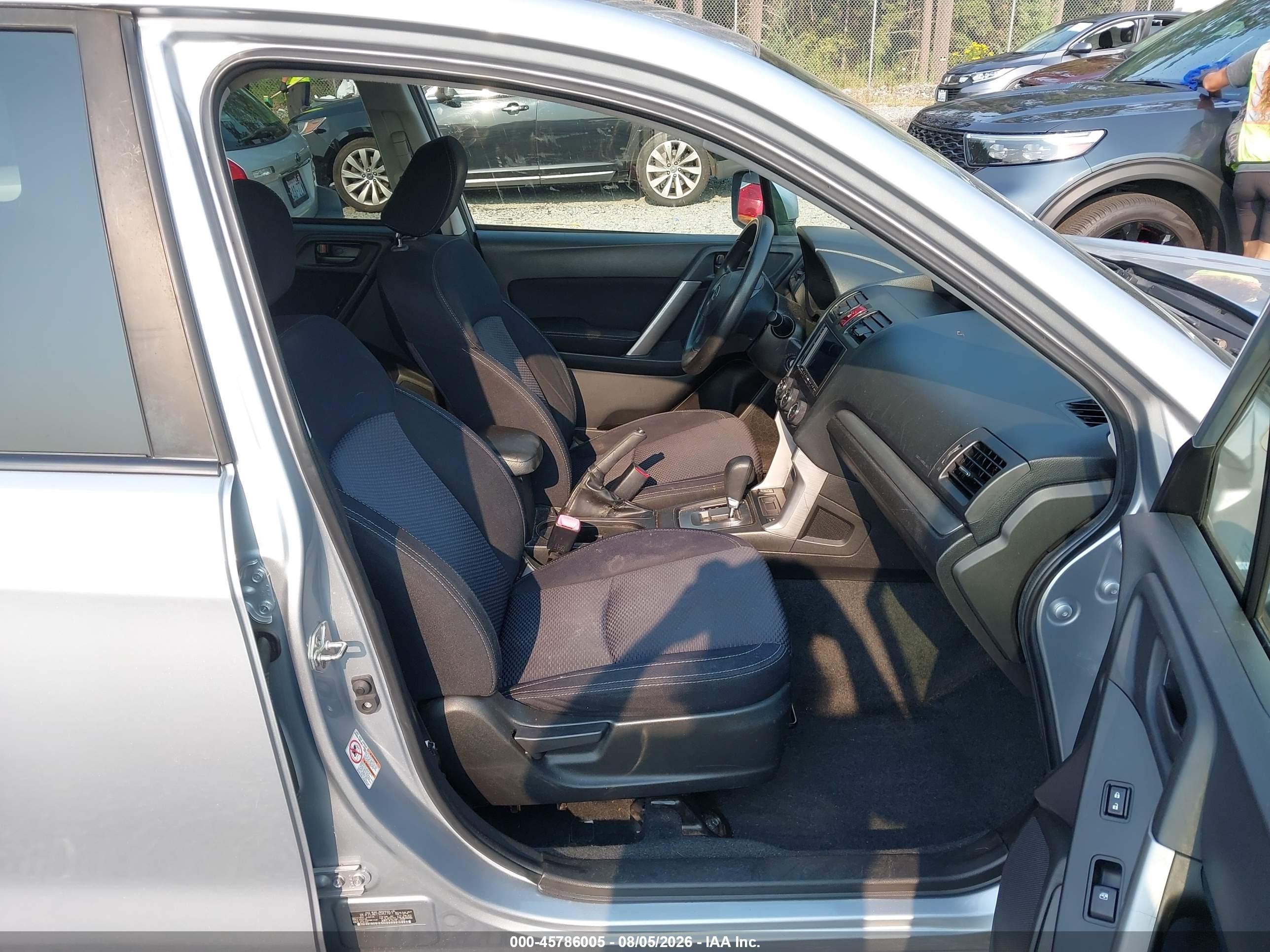 2014 Subaru Forester 2.5i Premium Silver vin: JF2SJAEC5EH517917
