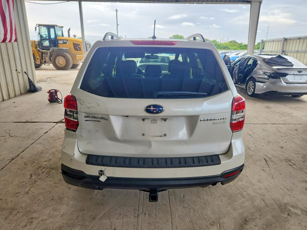 2014 Subaru Forester White vin: JF2SJAEC5EH547905