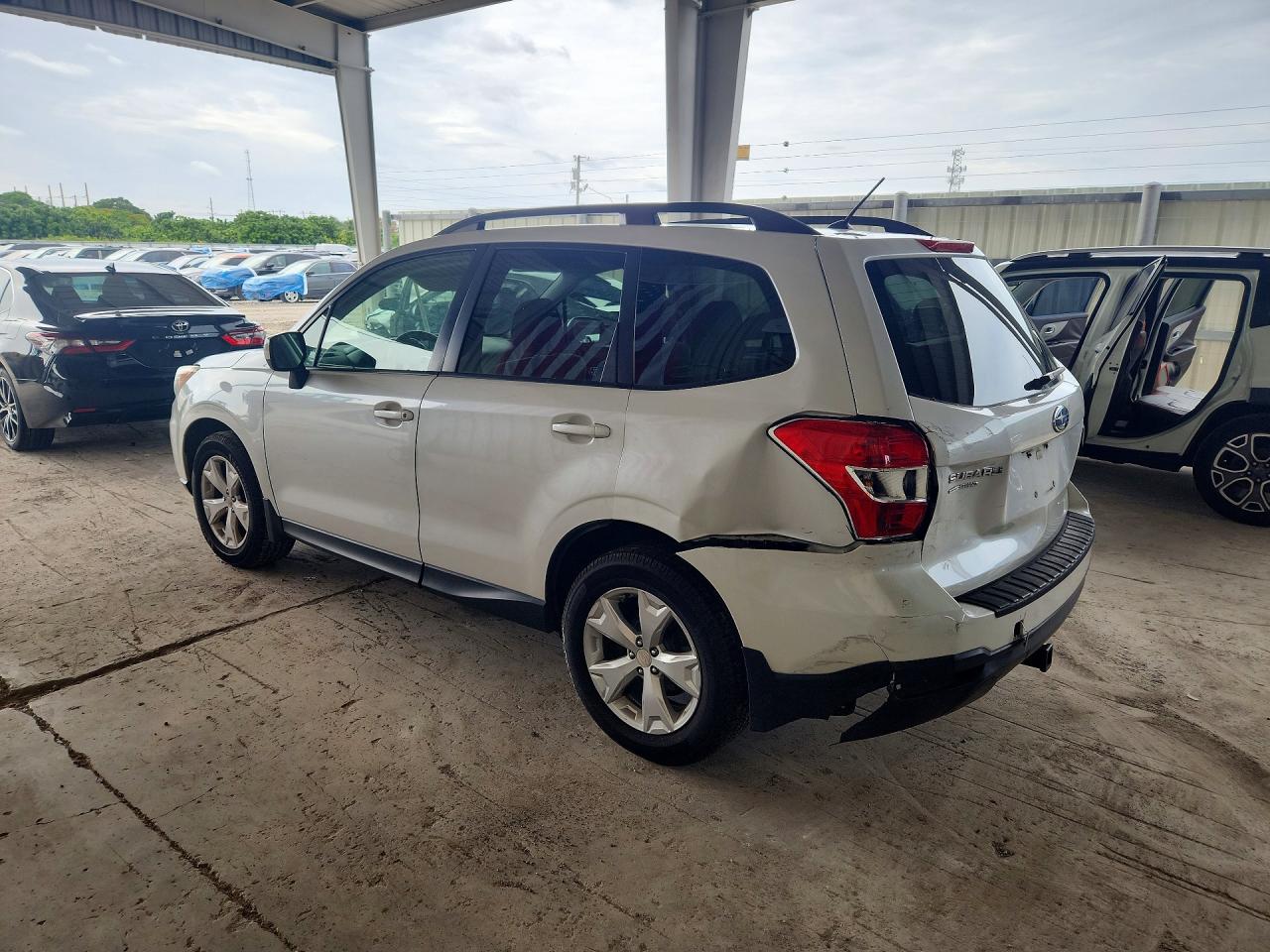 2014 Subaru Forester White vin: JF2SJAEC5EH547905
