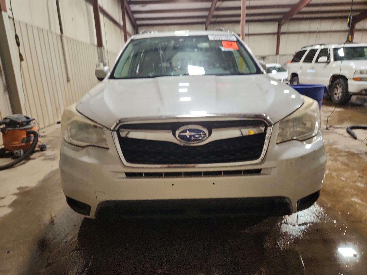 2014 Subaru Forester 2.5i Premium Белый vin: JF2SJAEC6EH421021