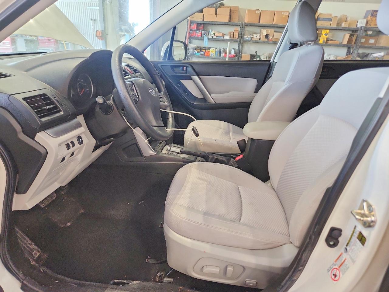 2014 Subaru Forester 2.5i Premium White vin: JF2SJAEC6EH439440