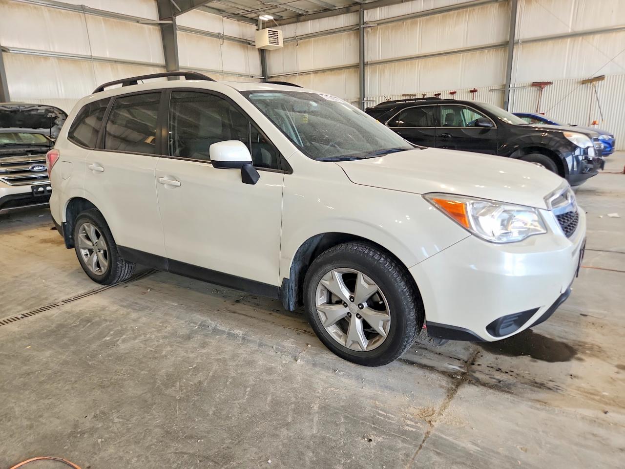 2014 Subaru Forester 2.5i Premium White vin: JF2SJAEC6EH439440