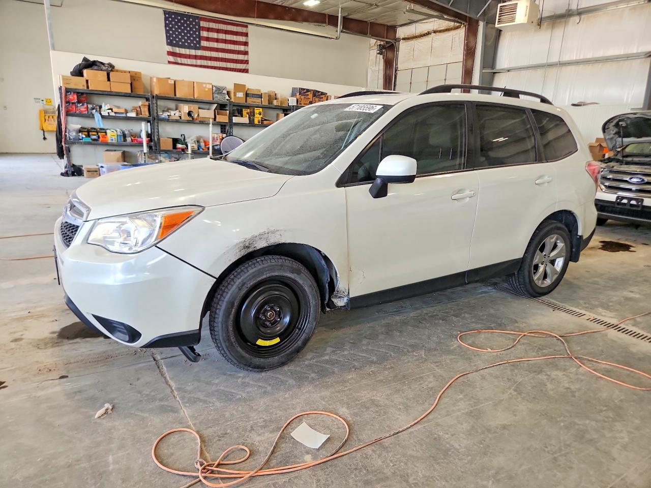 2014 Subaru Forester 2.5i Premium White vin: JF2SJAEC6EH439440