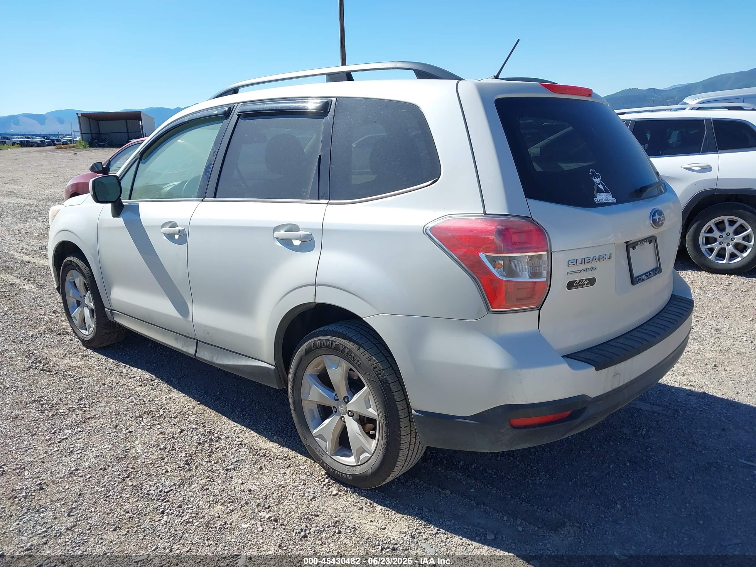 2014 Subaru Forester 2.5i Premium White vin: JF2SJAEC6EH460160