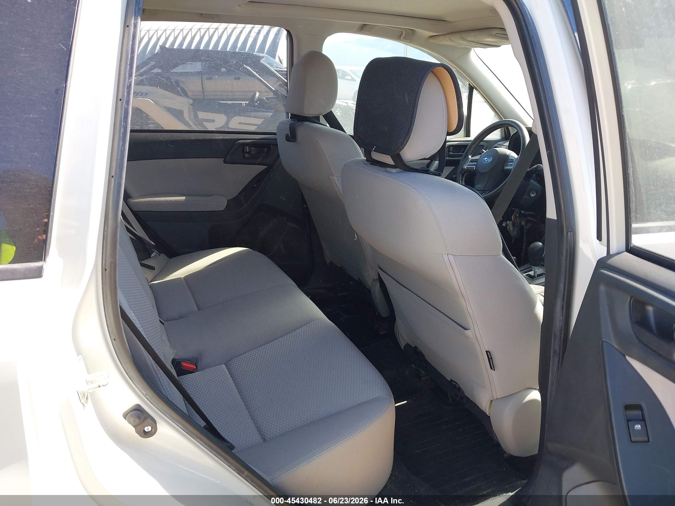 2014 Subaru Forester 2.5i Premium White vin: JF2SJAEC6EH460160