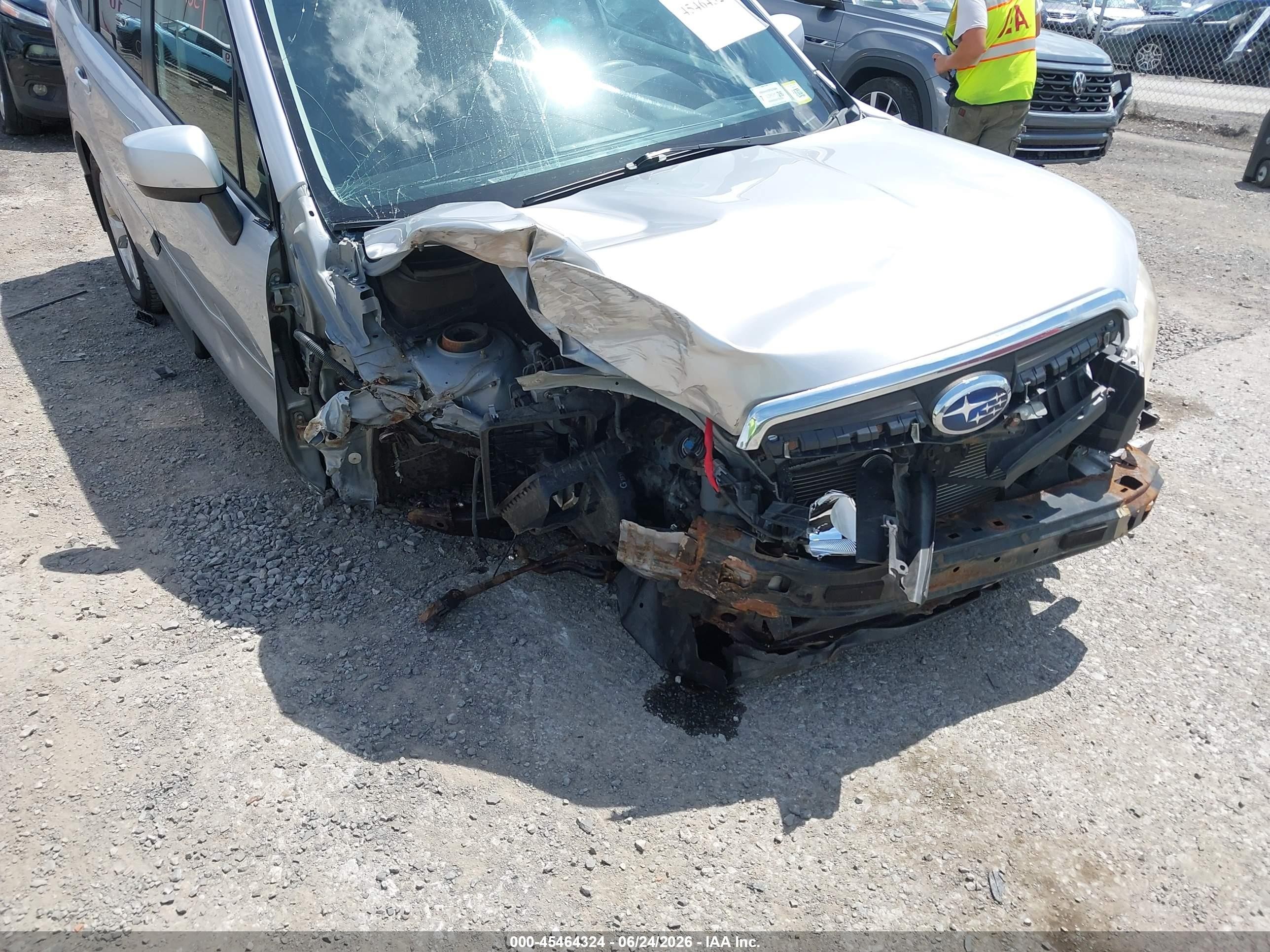 2014 Subaru Forester 2.5i Premium Silver vin: JF2SJAEC6EH541465