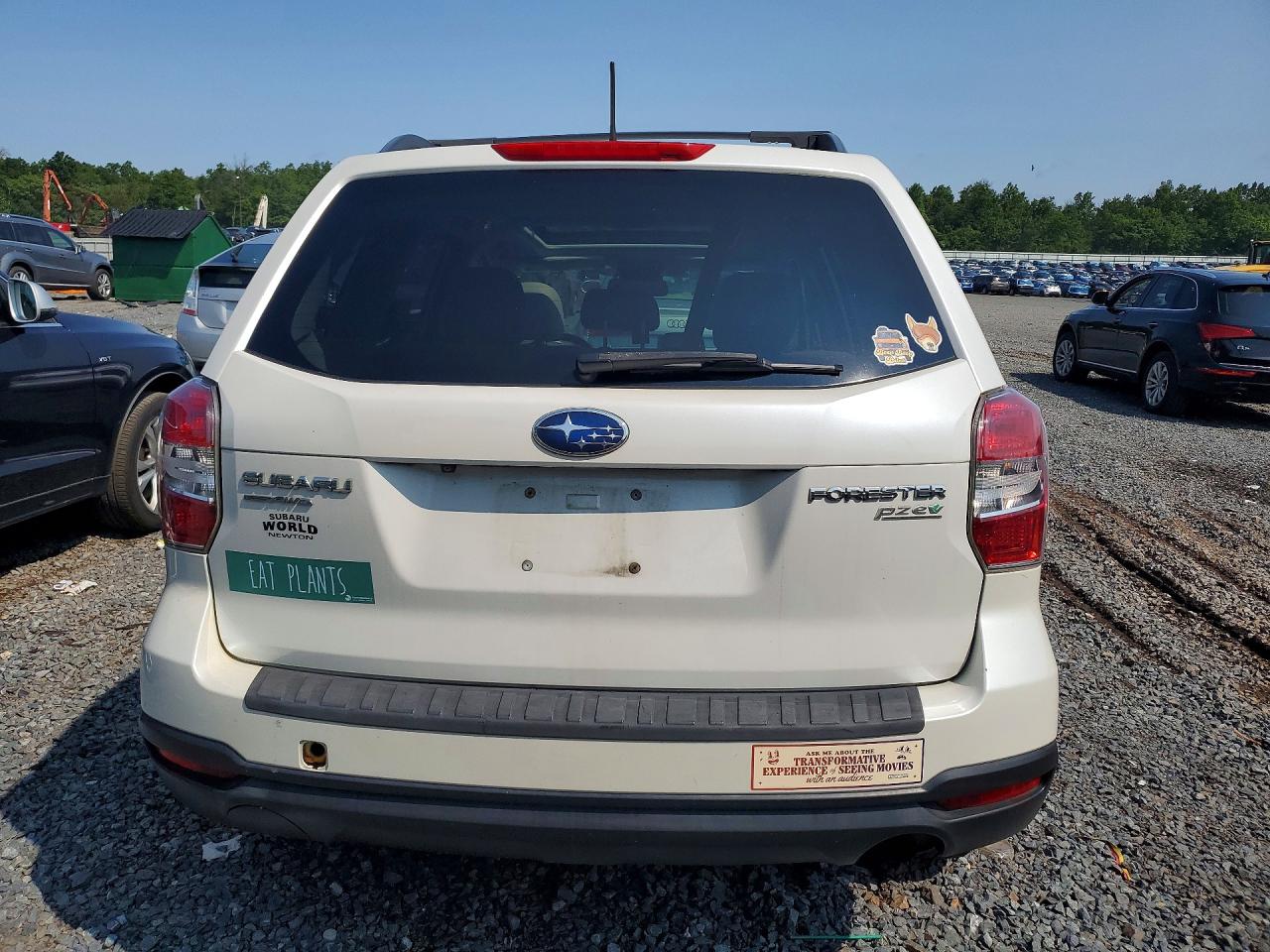 2014 Subaru Forester 2.5i Premium White vin: JF2SJAEC6EH550604