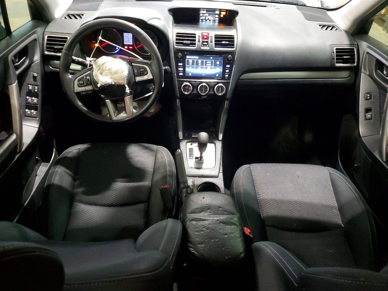 2017 Subaru Forester 2.5i Premium Silver vin: JF2SJAEC6HH511015