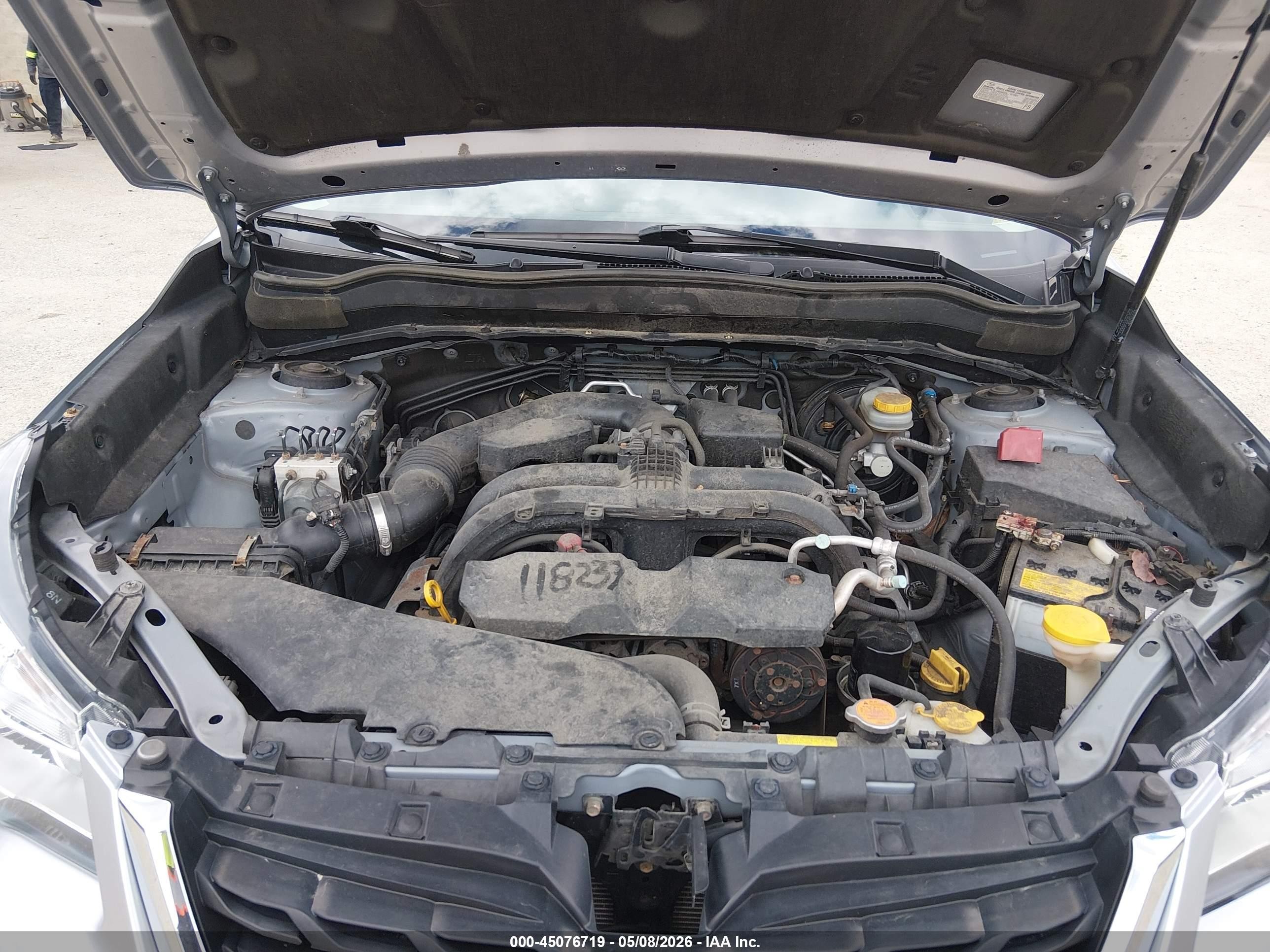 2018 Subaru Forester 2.5i Premium Silver vin: JF2SJAEC6JH520268