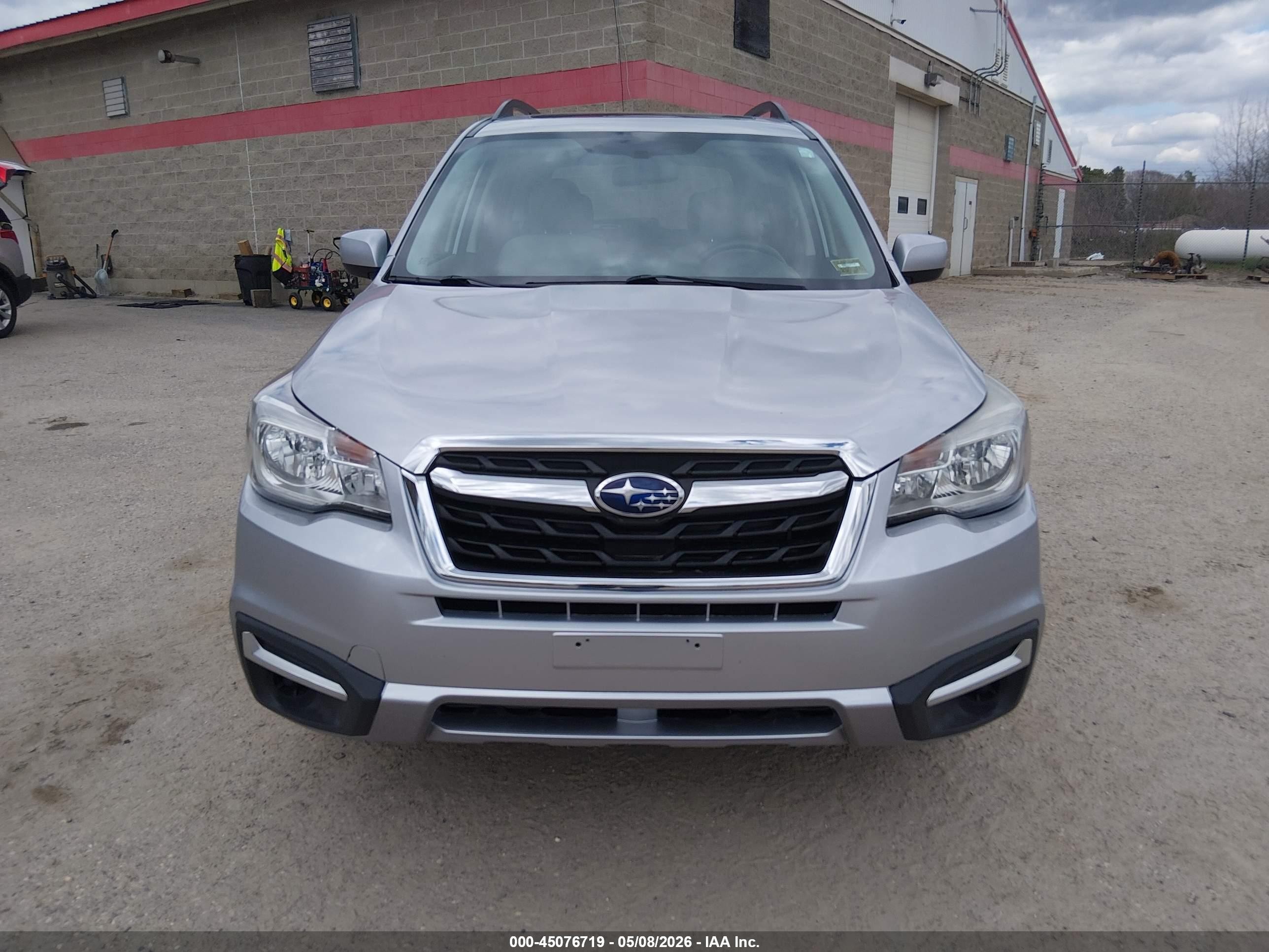 2018 Subaru Forester 2.5i Premium Silver vin: JF2SJAEC6JH520268