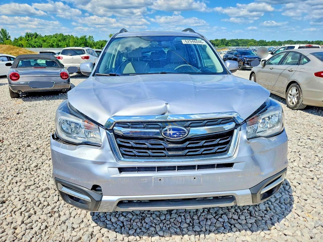 2018 Subaru Forester 2.5i Premium Silver vin: JF2SJAEC6JH572676