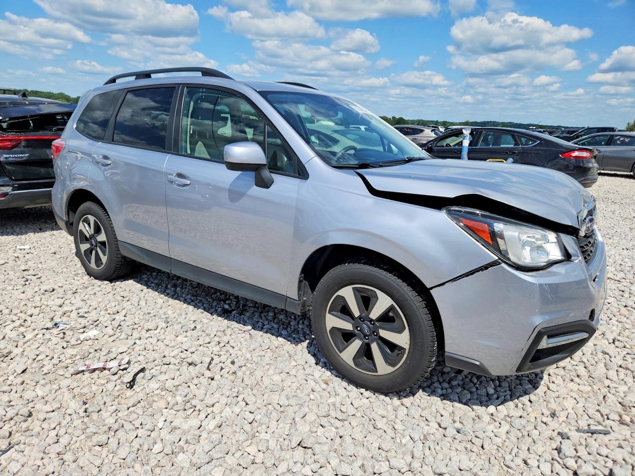 2018 Subaru Forester 2.5i Premium Silver vin: JF2SJAEC6JH572676