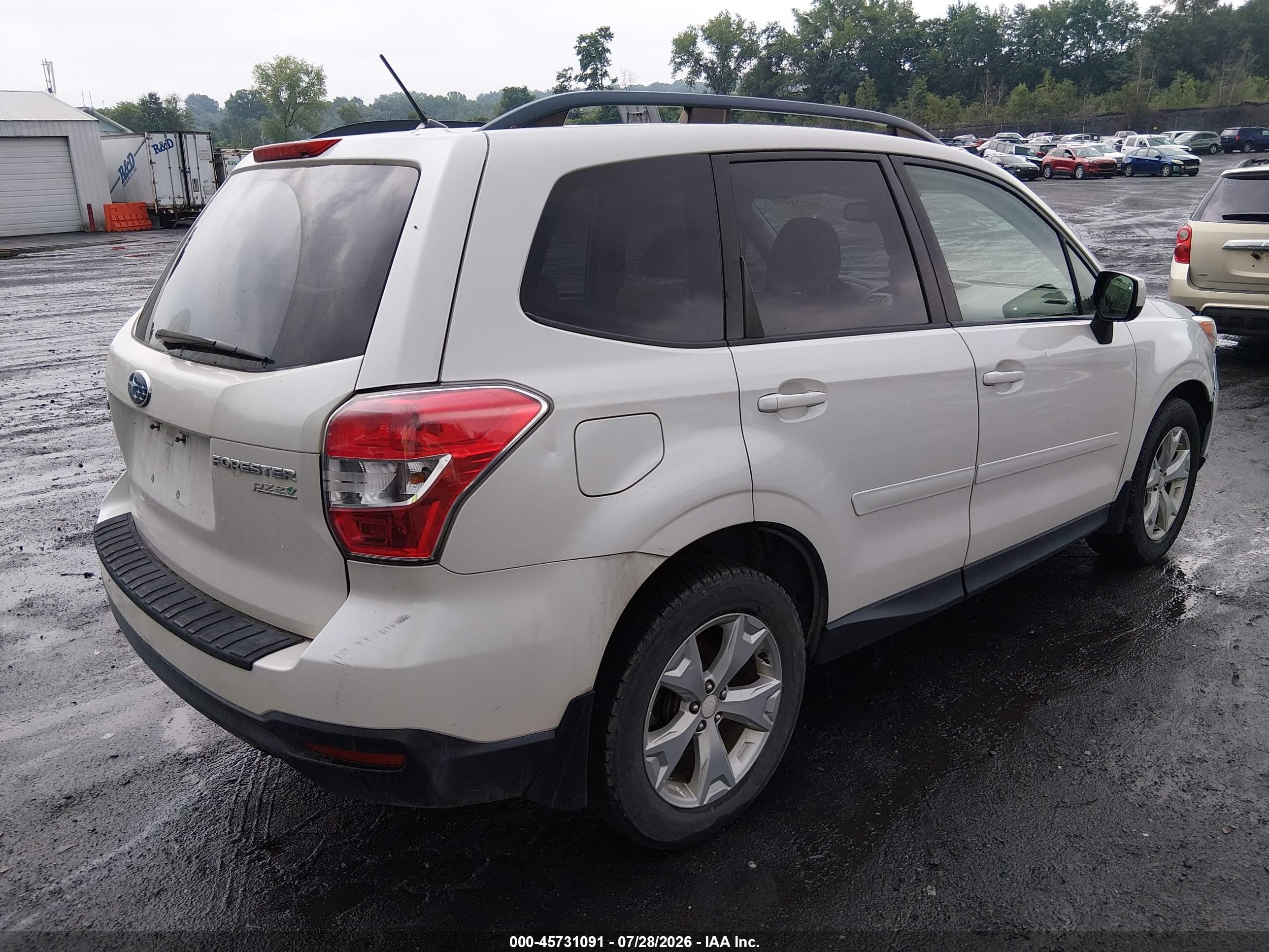 2014 Subaru Forester 2.5i Premium White vin: JF2SJAEC7EH436322