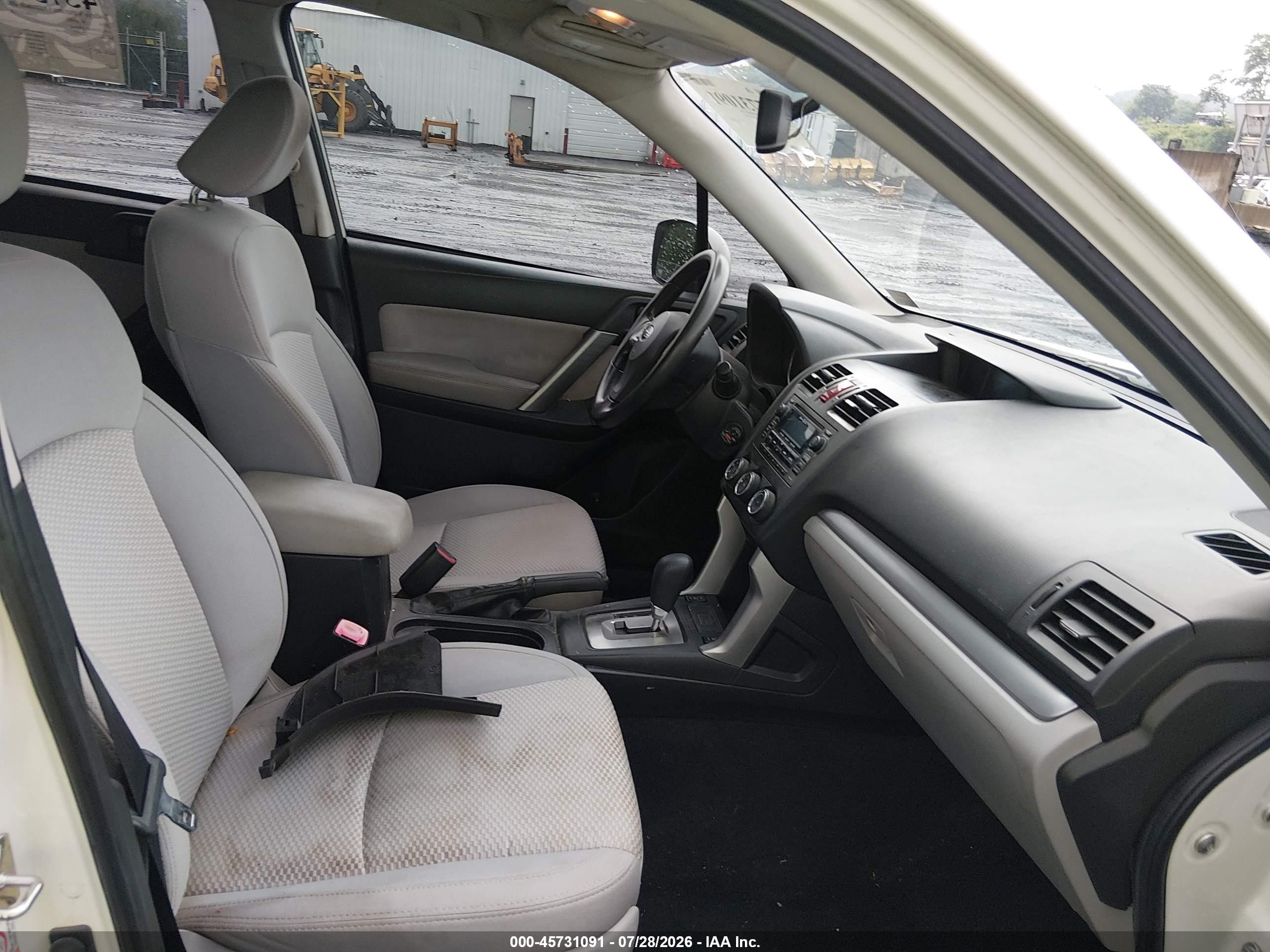 2014 Subaru Forester 2.5i Premium White vin: JF2SJAEC7EH436322