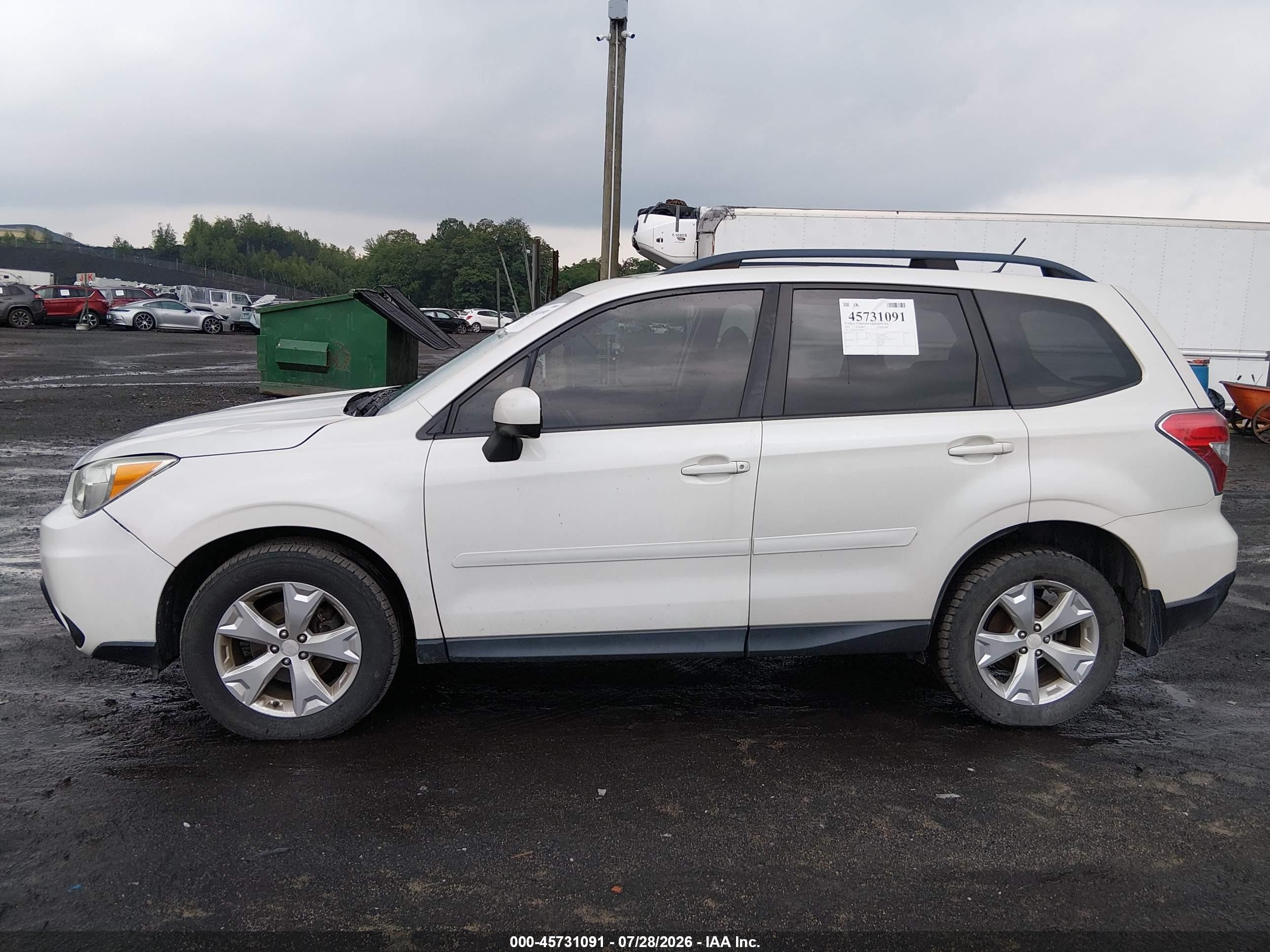 2014 Subaru Forester 2.5i Premium White vin: JF2SJAEC7EH436322