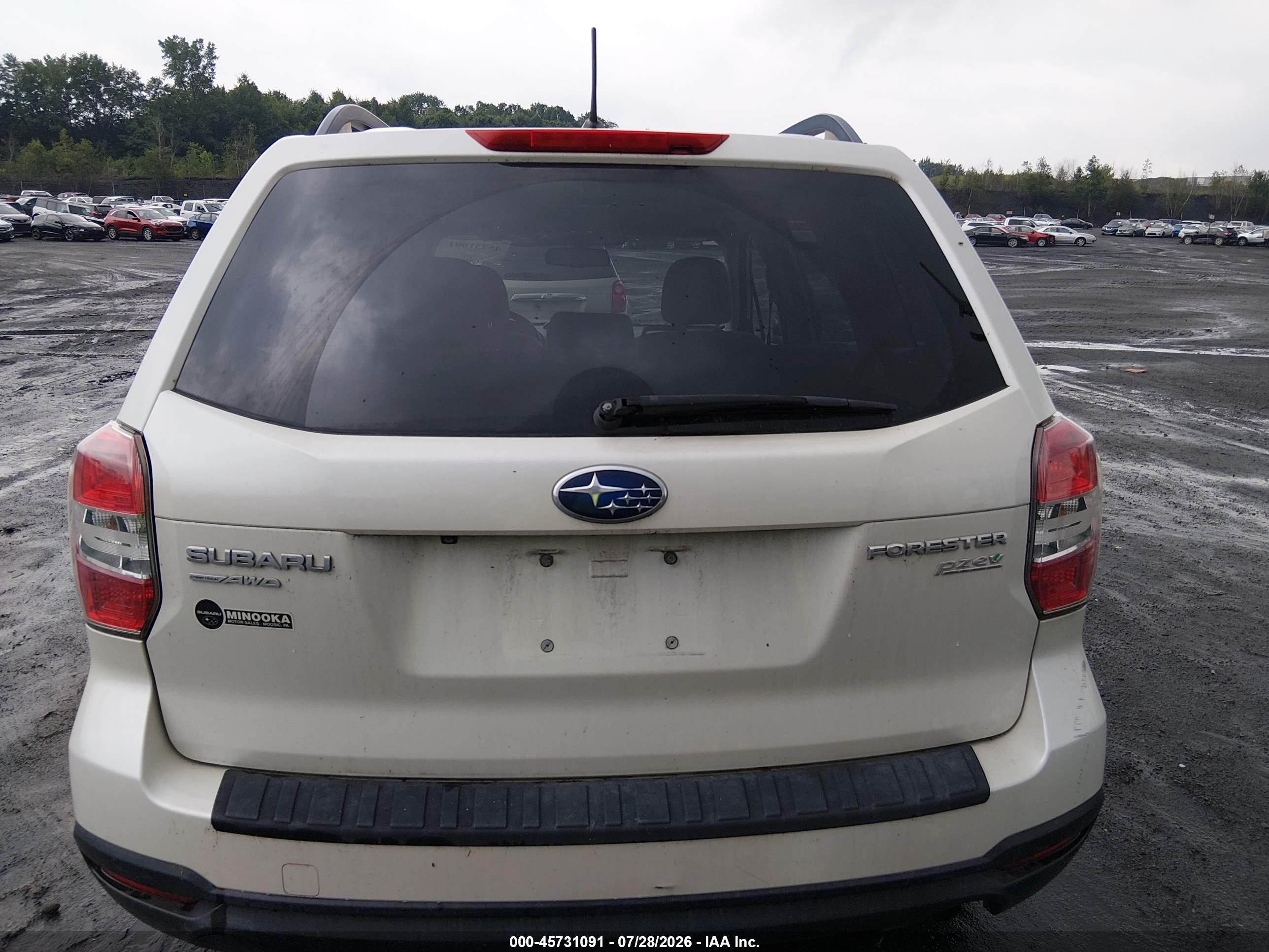 2014 Subaru Forester 2.5i Premium White vin: JF2SJAEC7EH436322