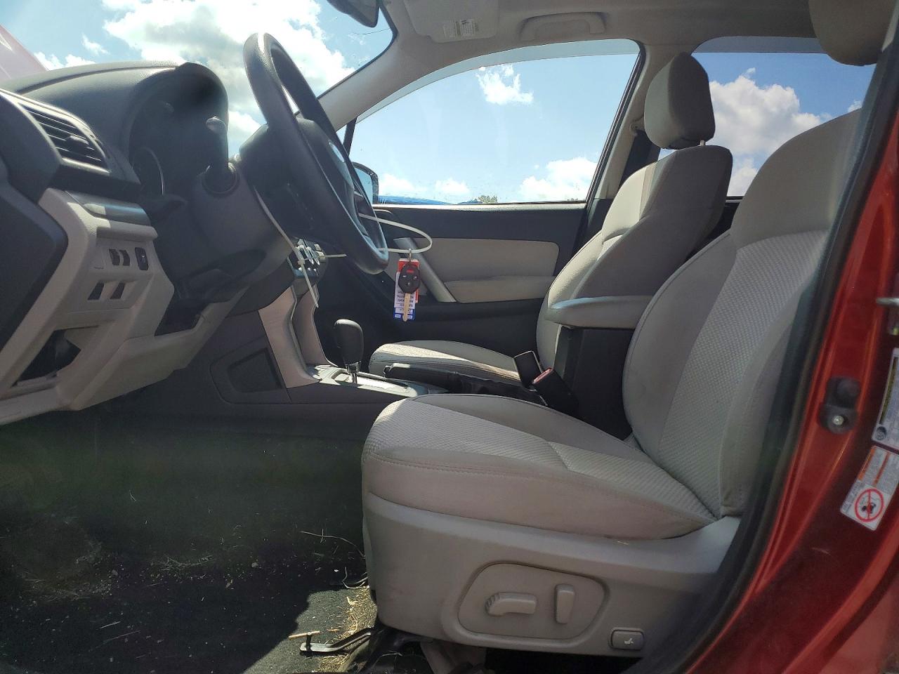 2014 Subaru Forester 2.5i Premium Burgundy vin: JF2SJAEC7EH458935