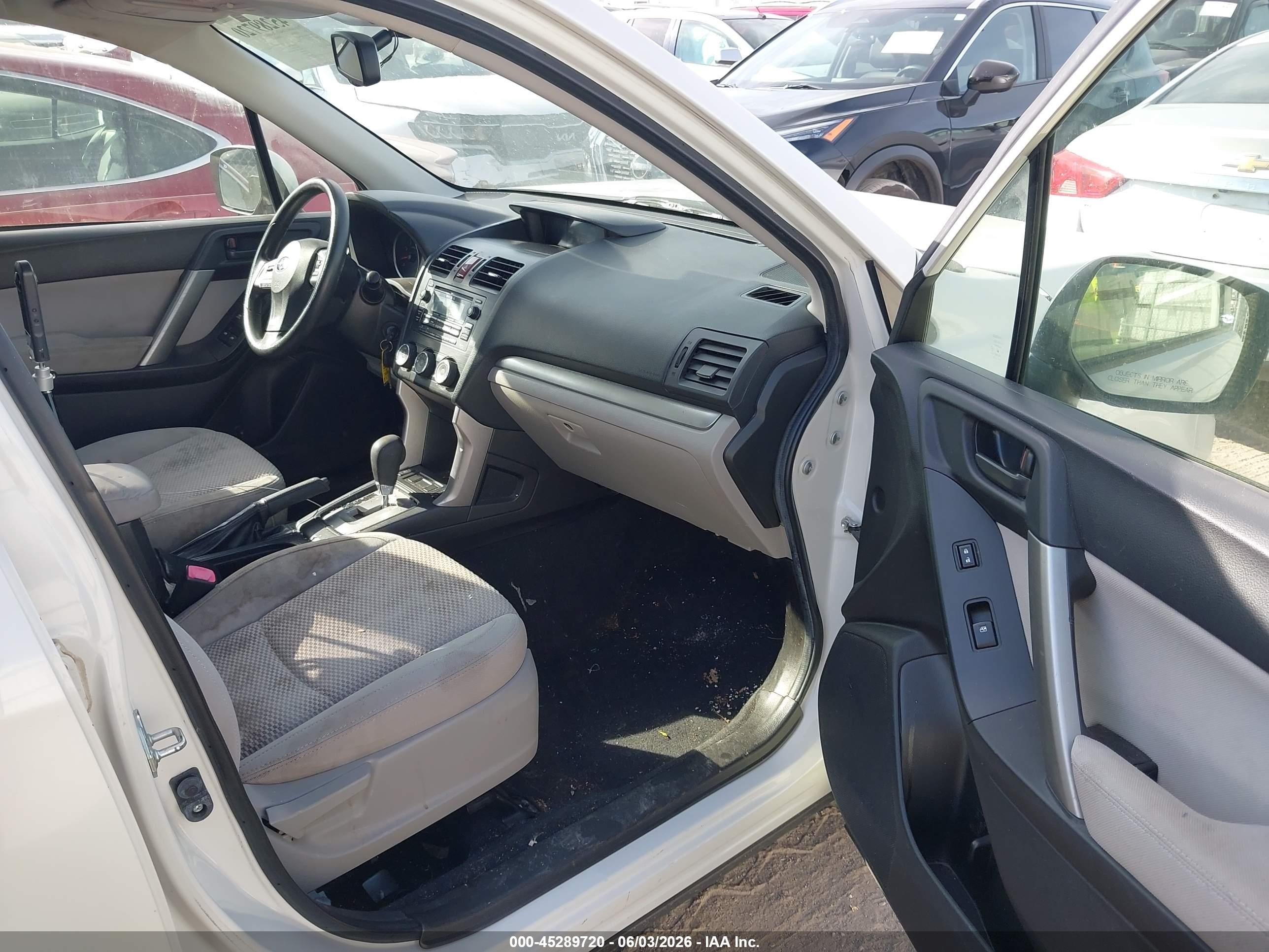 2014 Subaru Forester 2.5i Premium White vin: JF2SJAEC7EH486203