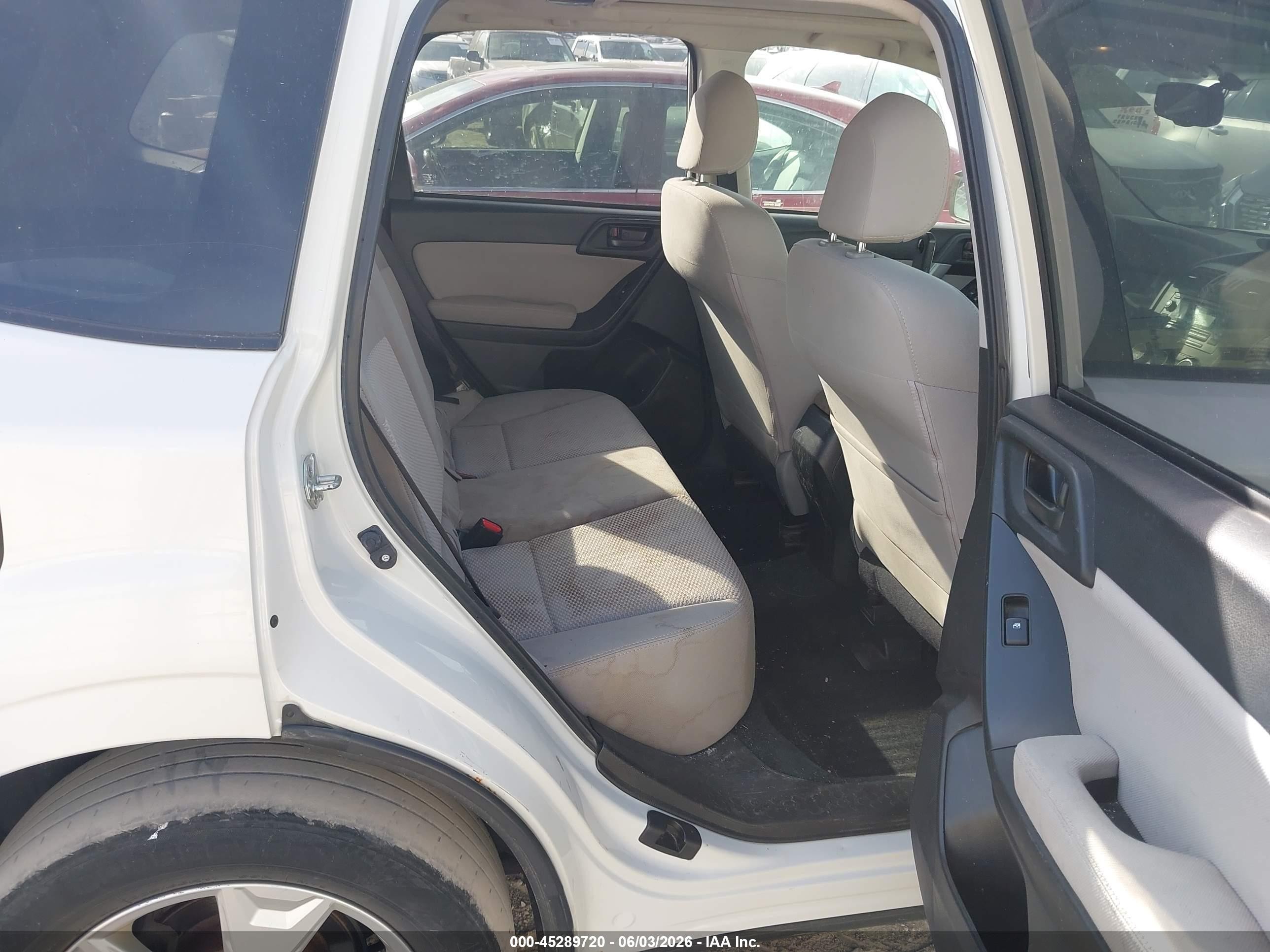2014 Subaru Forester 2.5i Premium White vin: JF2SJAEC7EH486203