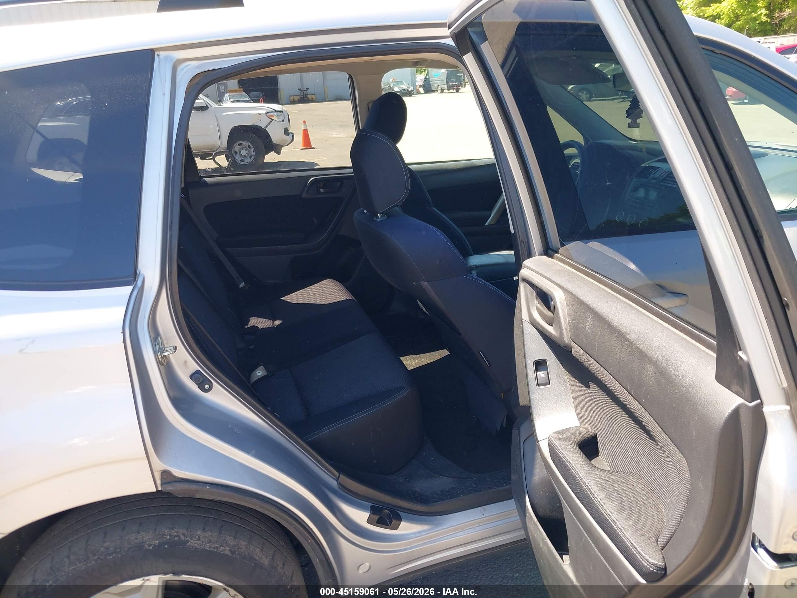 2014 Subaru Forester 2.5i Premium Silver vin: JF2SJAEC7EH509852