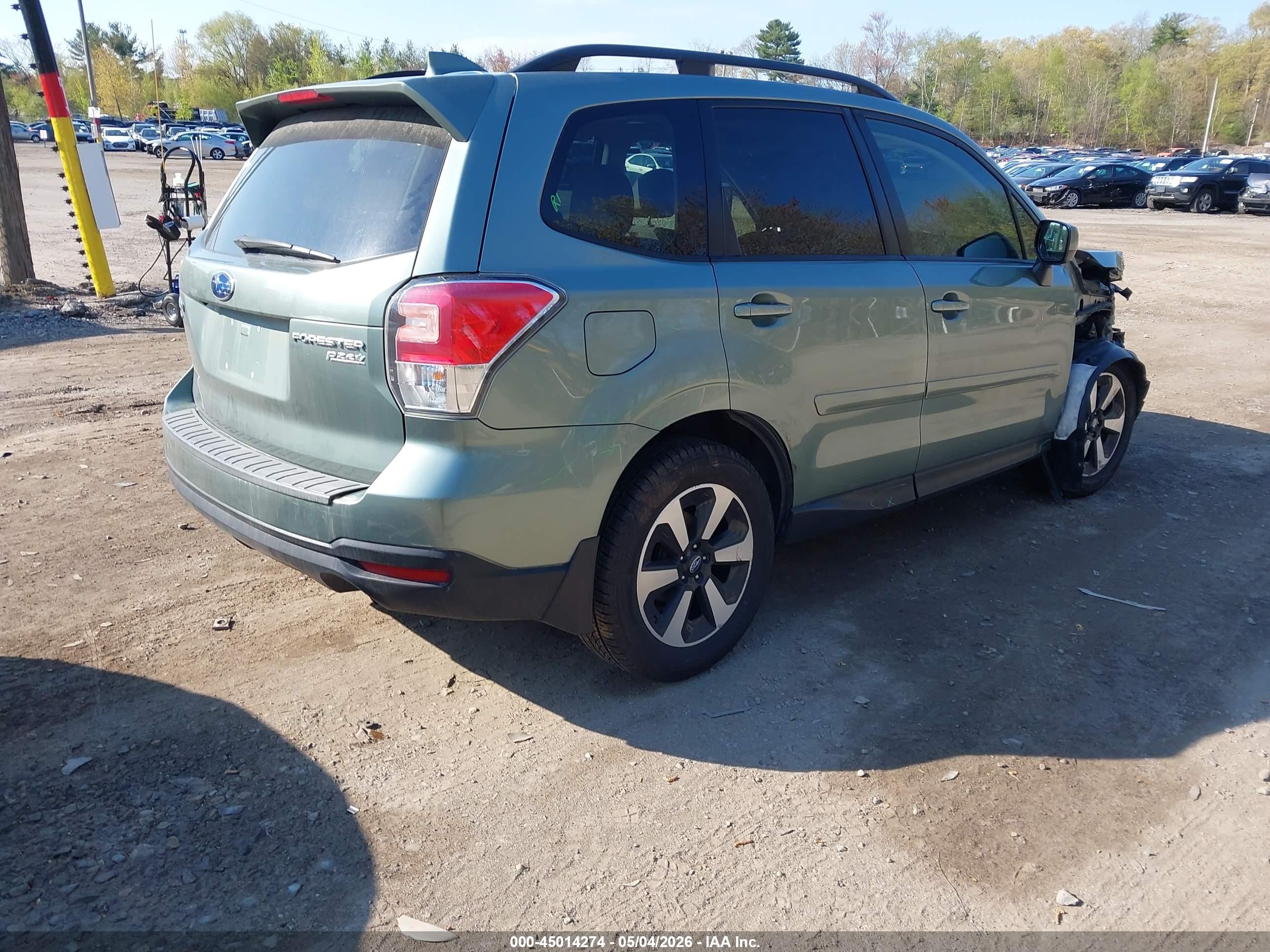 2017 Subaru Forester 2.5i Premium Зеленый vin: JF2SJAEC7HH497206