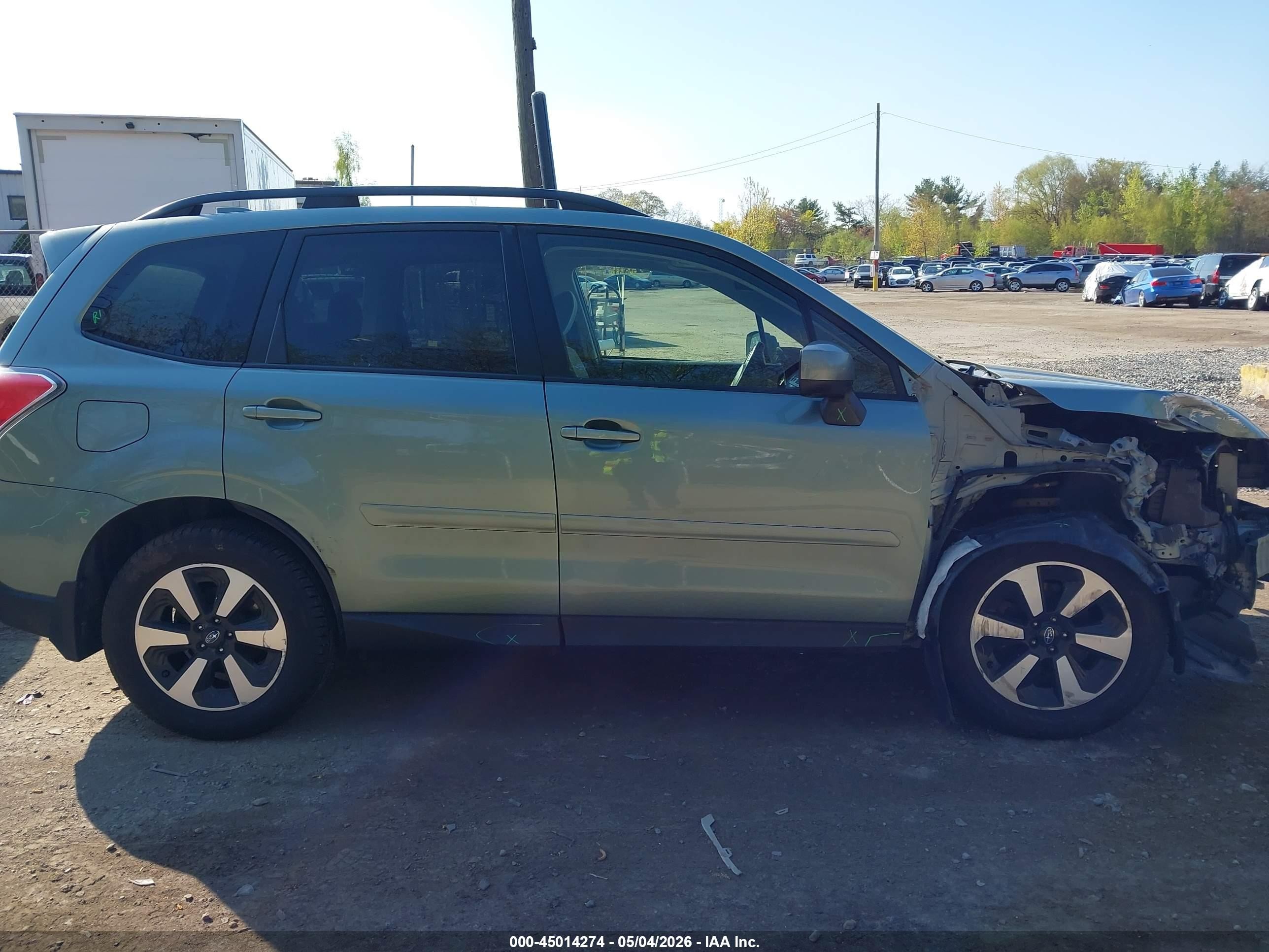 2017 Subaru Forester 2.5i Premium Зеленый vin: JF2SJAEC7HH497206