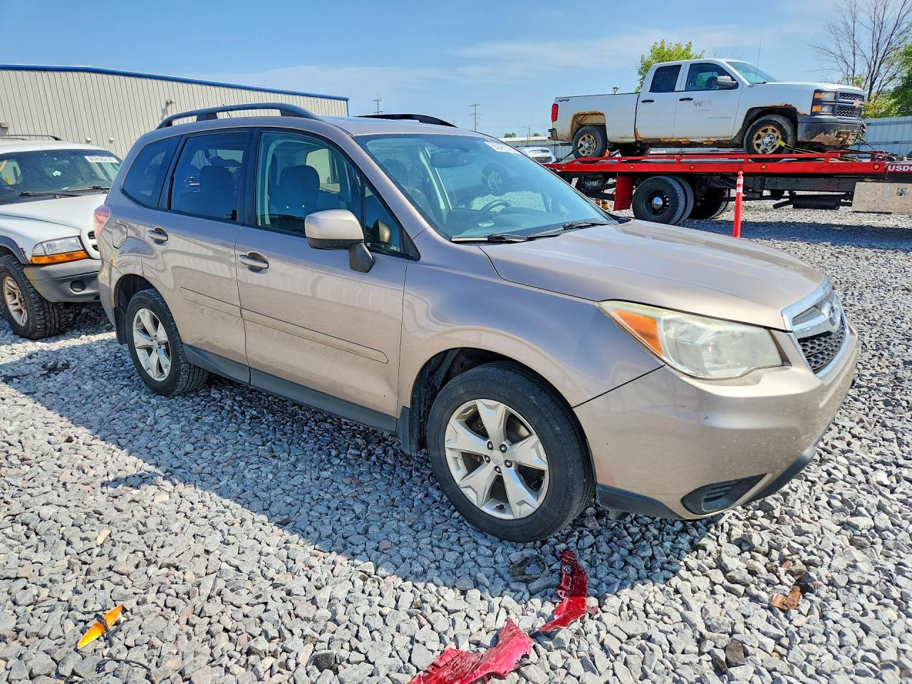 2014 Subaru Forester 2.5i Premium Золотой vin: JF2SJAEC8EH402034