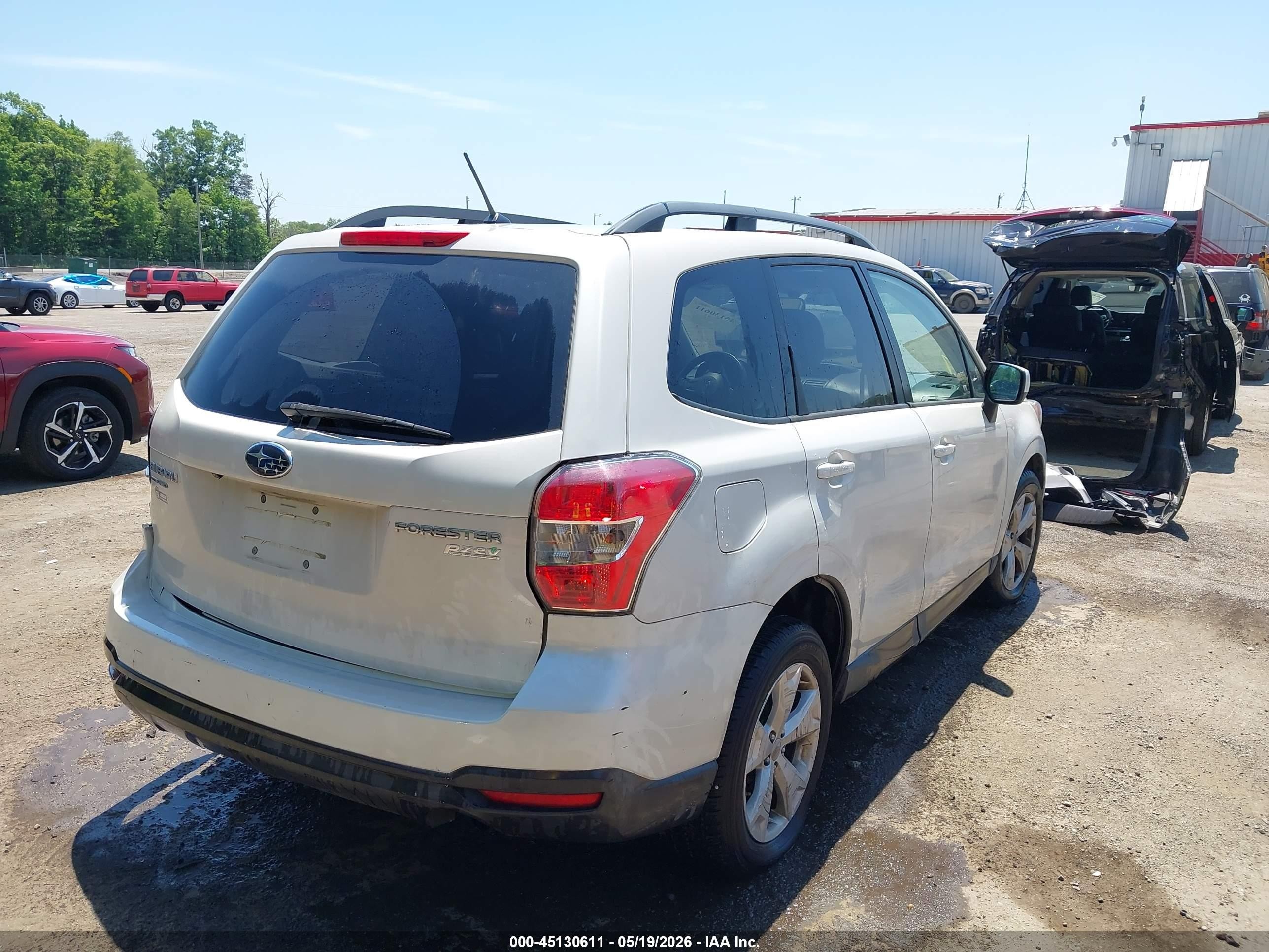 2014 Subaru Forester 2.5i Premium White vin: JF2SJAEC8EH427886