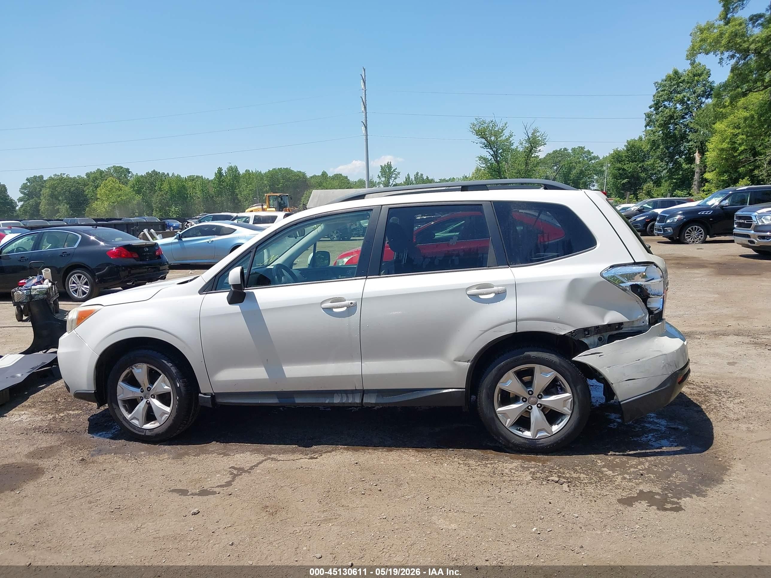 2014 Subaru Forester 2.5i Premium White vin: JF2SJAEC8EH427886