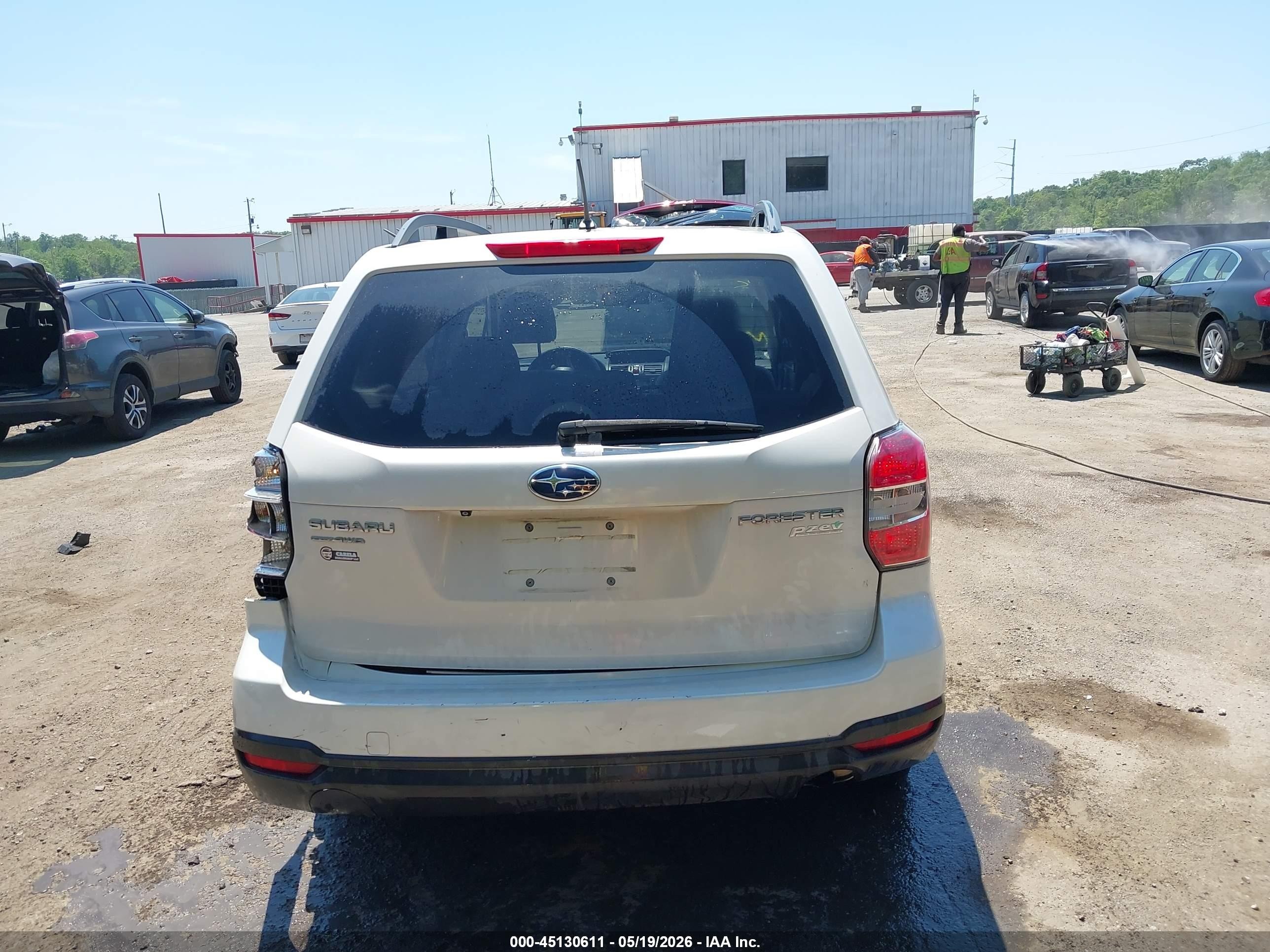 2014 Subaru Forester 2.5i Premium White vin: JF2SJAEC8EH427886