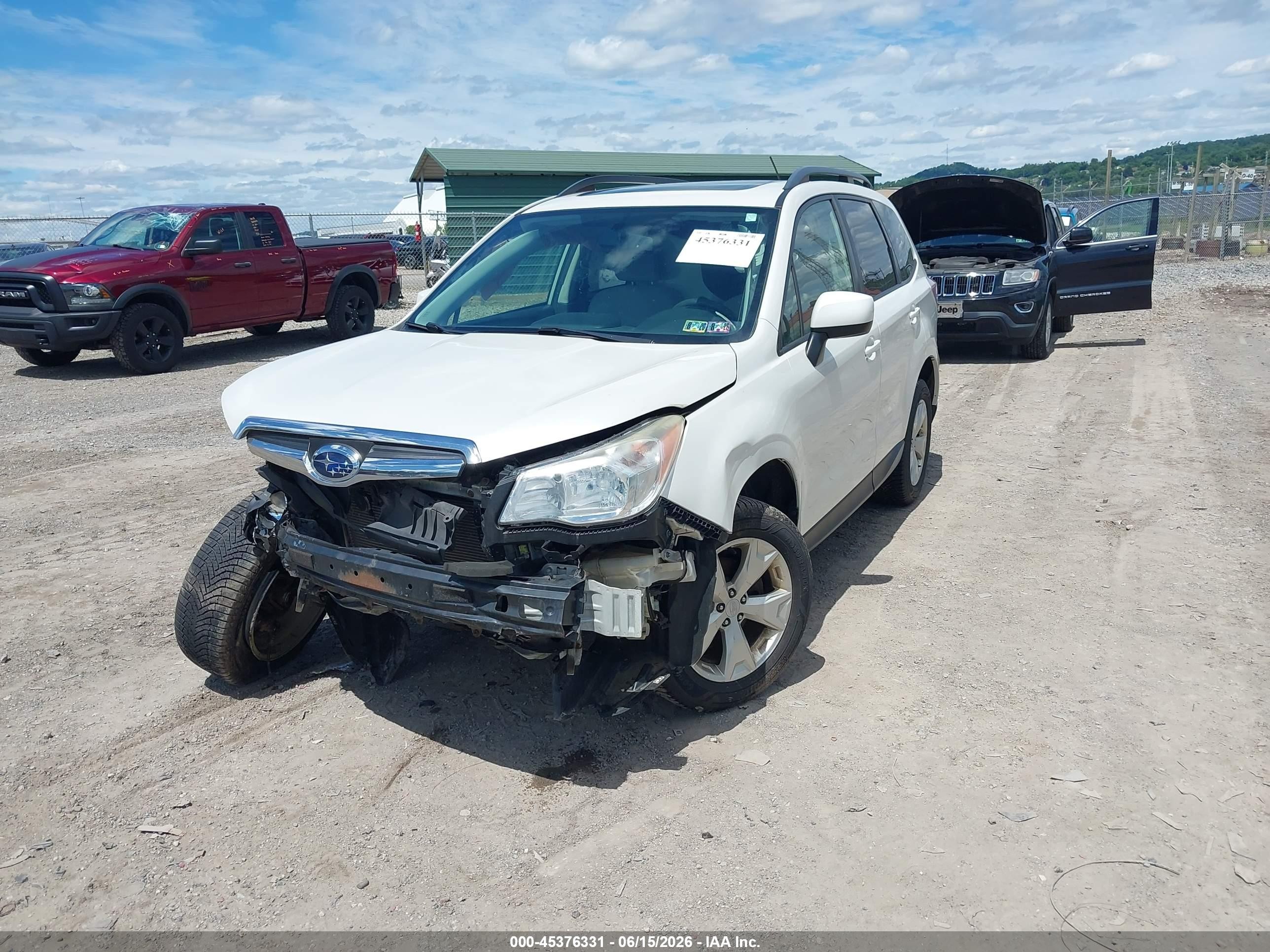 2014 Subaru Forester 2.5i Premium White vin: JF2SJAEC8EH453517