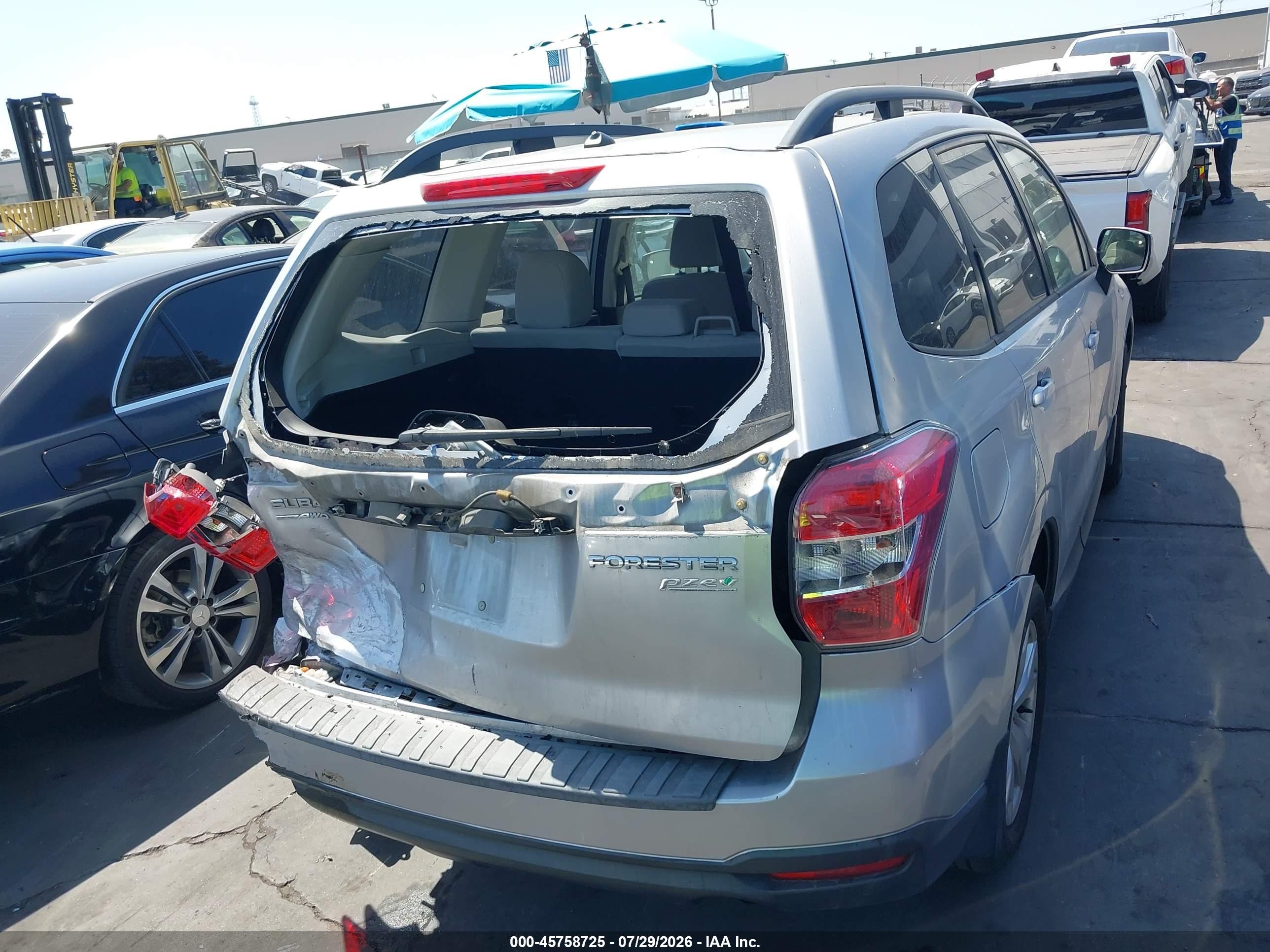 2014 Subaru Forester 2.5i Premium Silver vin: JF2SJAEC8EH455347