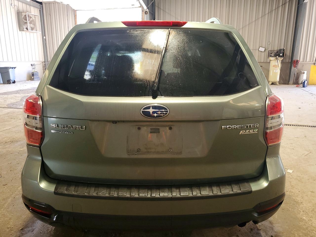 2014 Subaru Forester 2.5i Premium Green vin: JF2SJAEC8EH458460