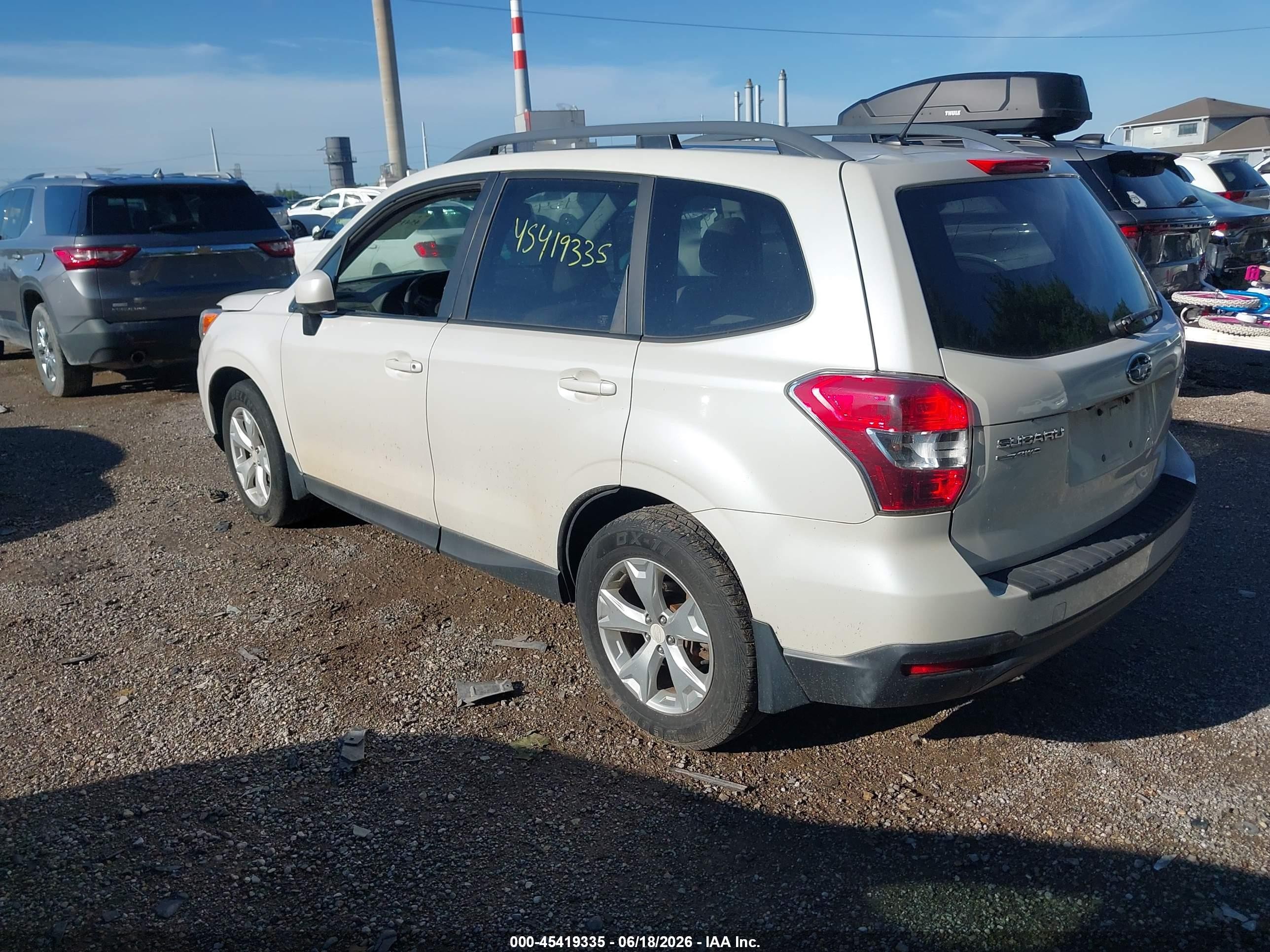 2014 Subaru Forester 2.5i Premium White vin: JF2SJAEC8EH511075