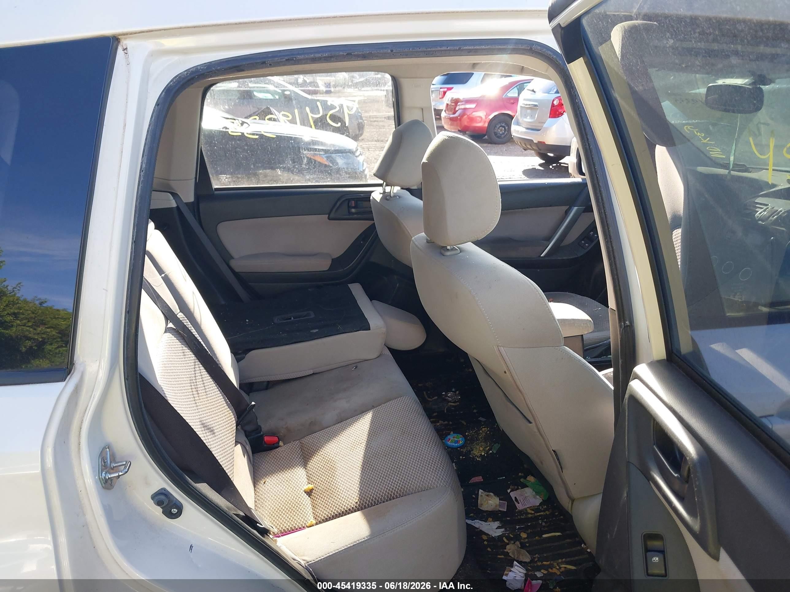 2014 Subaru Forester 2.5i Premium White vin: JF2SJAEC8EH511075