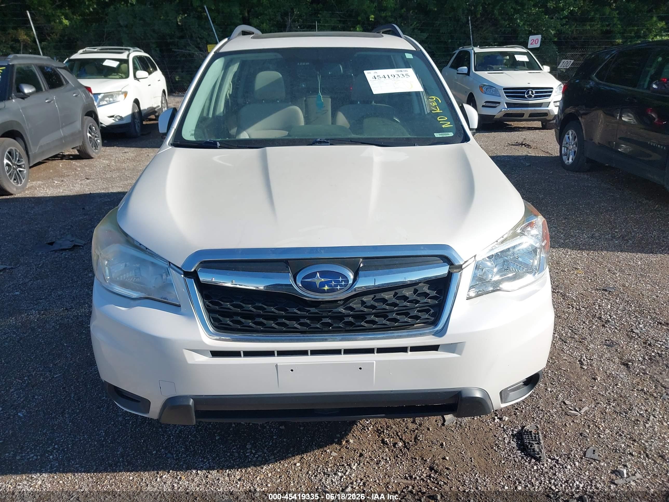 2014 Subaru Forester 2.5i Premium White vin: JF2SJAEC8EH511075