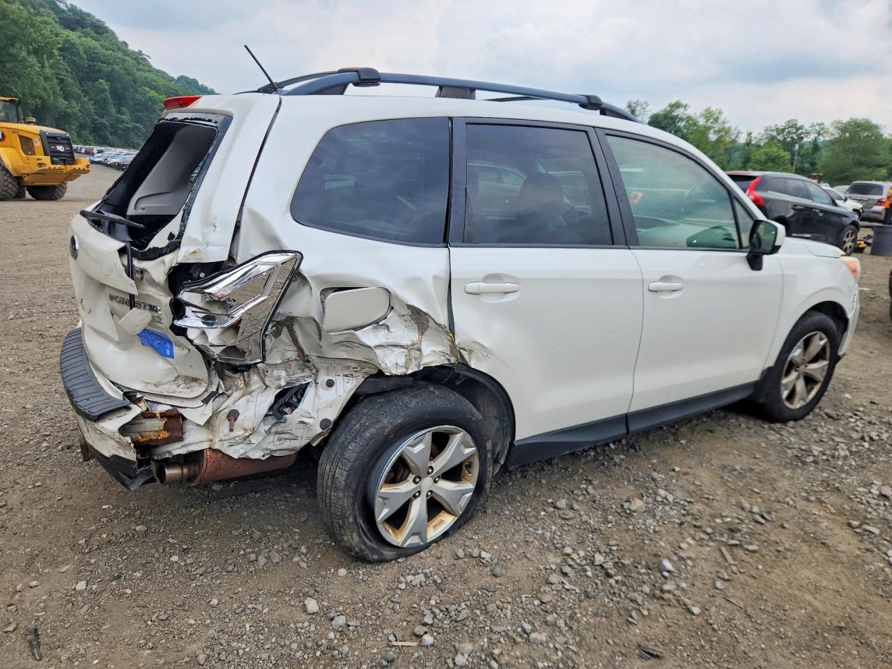 2014 Subaru Forester 2.5i Premium White vin: JF2SJAEC8EH537756