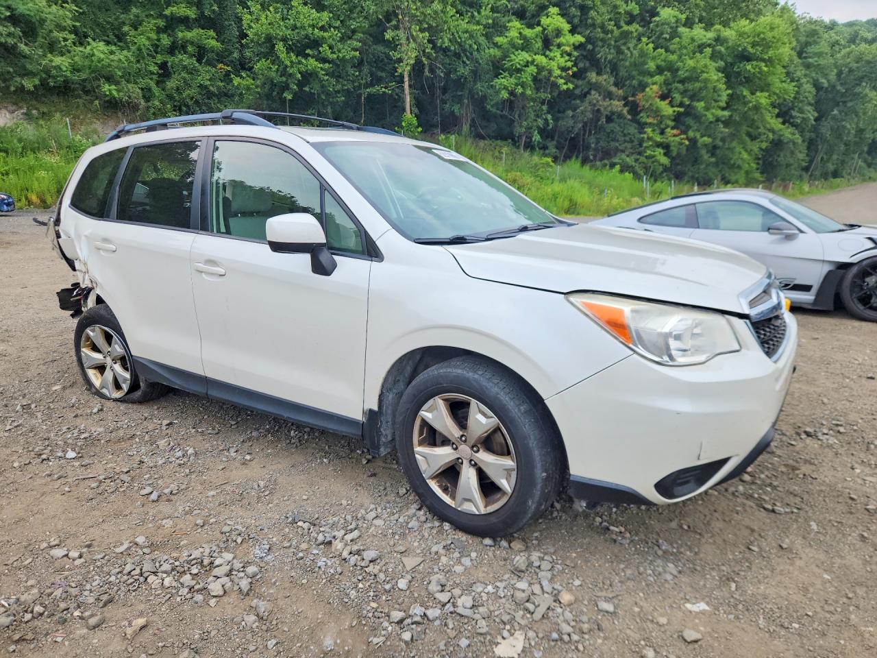2014 Subaru Forester 2.5i Premium White vin: JF2SJAEC8EH537756
