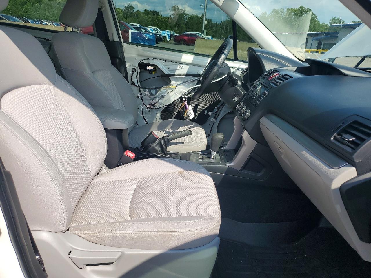 2014 Subaru Forester 2.5i Premium White vin: JF2SJAEC8EH537952