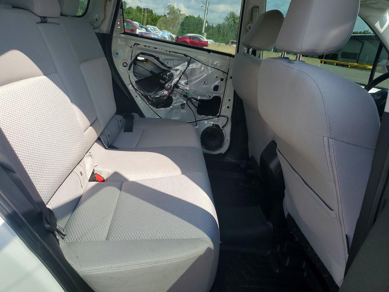 2014 Subaru Forester 2.5i Premium White vin: JF2SJAEC8EH537952