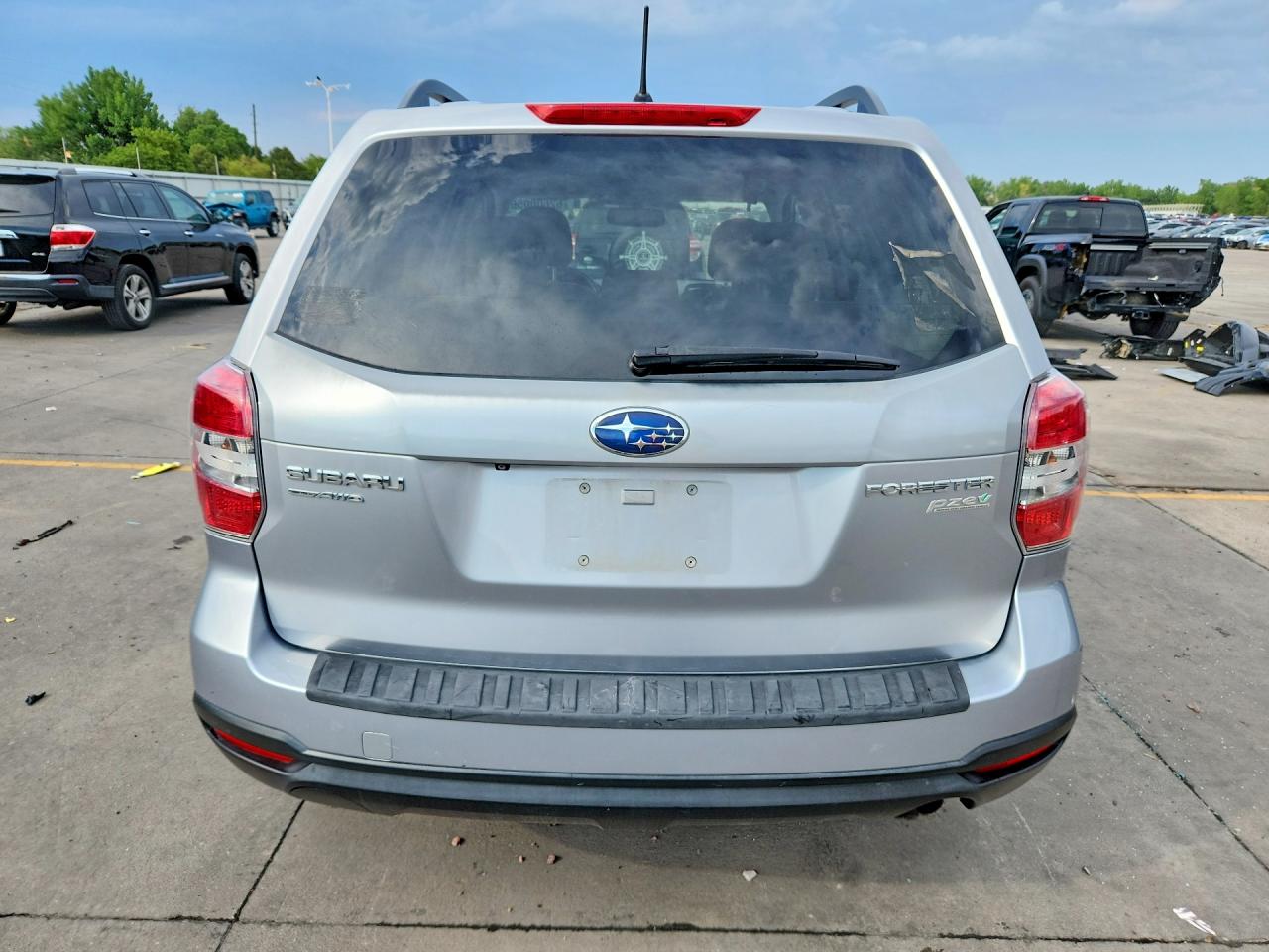 2014 Subaru Forester 2.5i Premium Серебряный vin: JF2SJAEC8EH557005