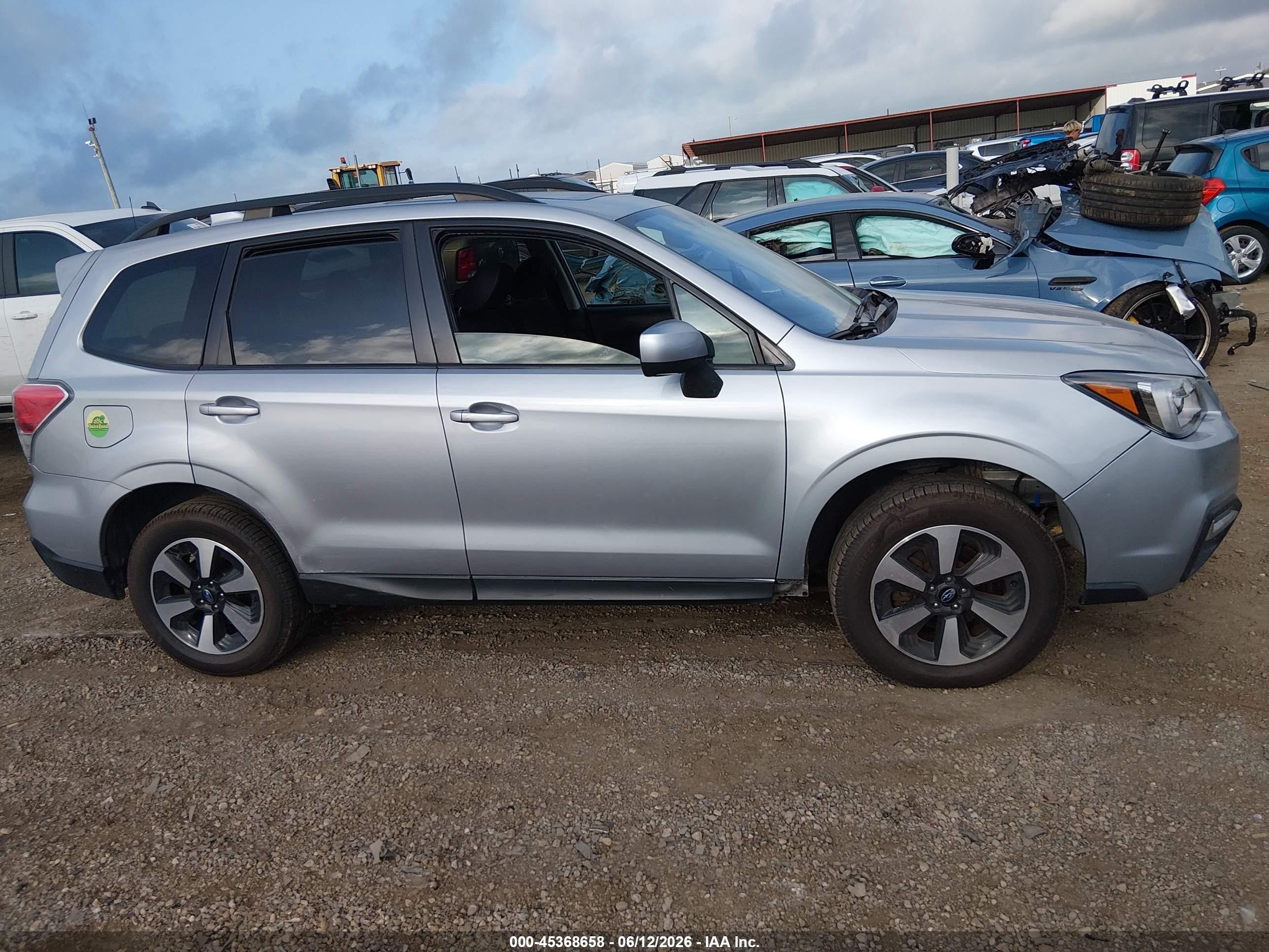 2017 Subaru Forester 2.5i Premium Light Blue vin: JF2SJAEC8HH431070