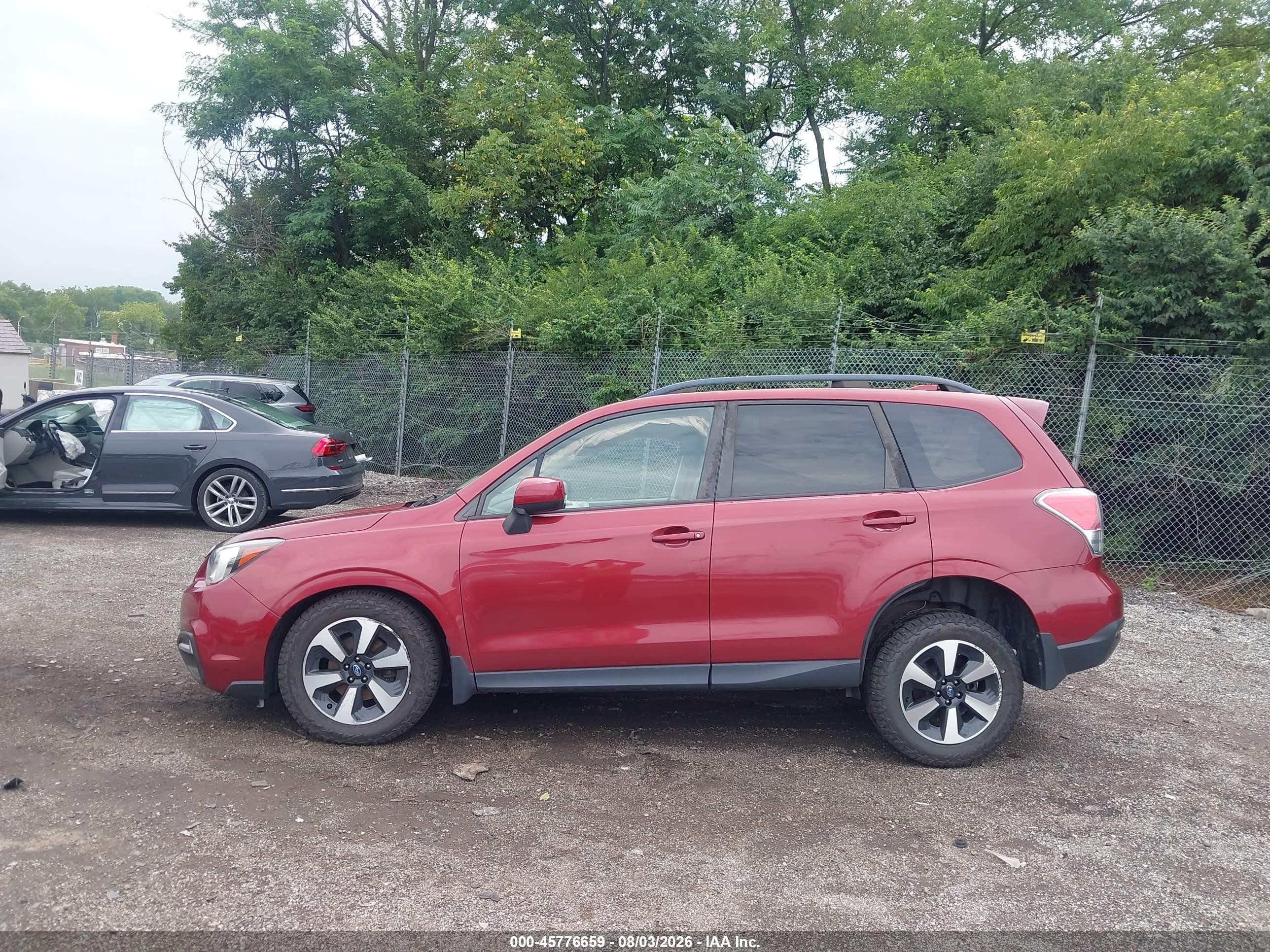 2017 Subaru Forester 2.5i Premium Red vin: JF2SJAEC8HH573242
